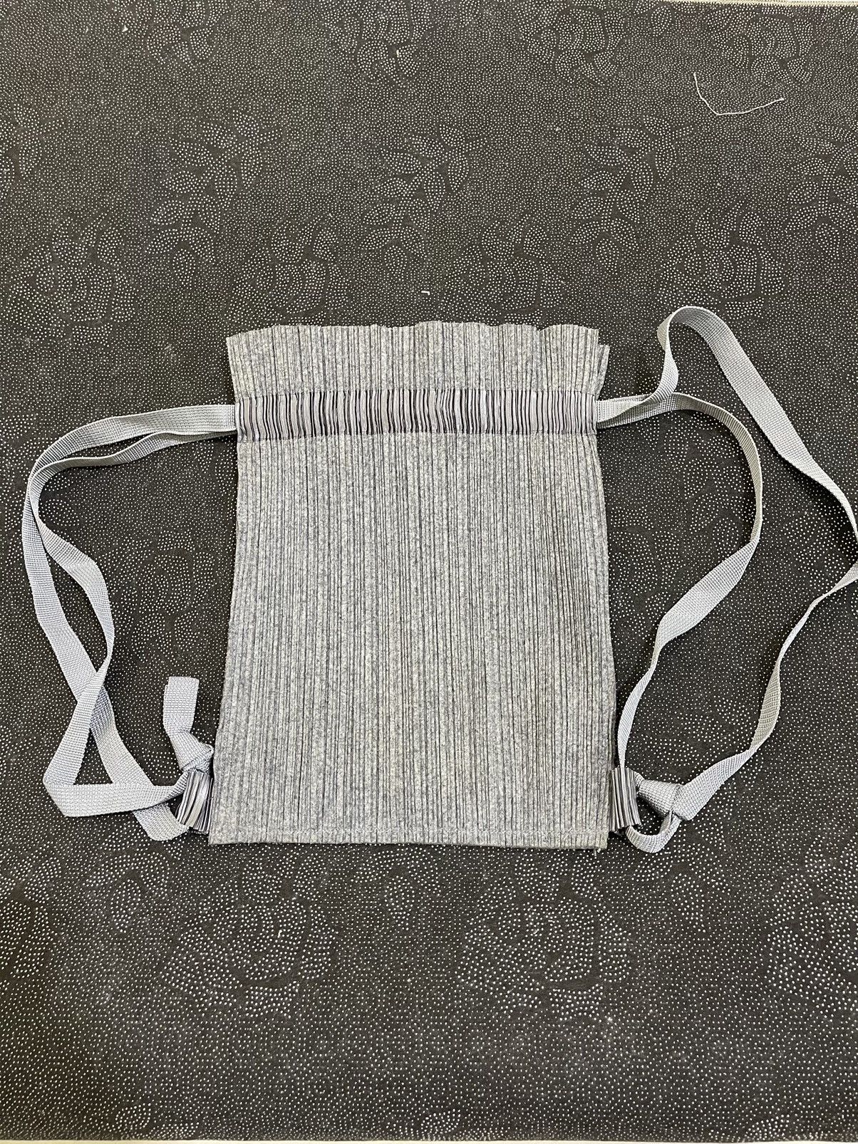 Pleats Please Issey Miyake ICONIC MASTER DESIGNER ISSEY MIYAKE PLEATPLEASE Size ONE SIZE - 3 Thumbnail