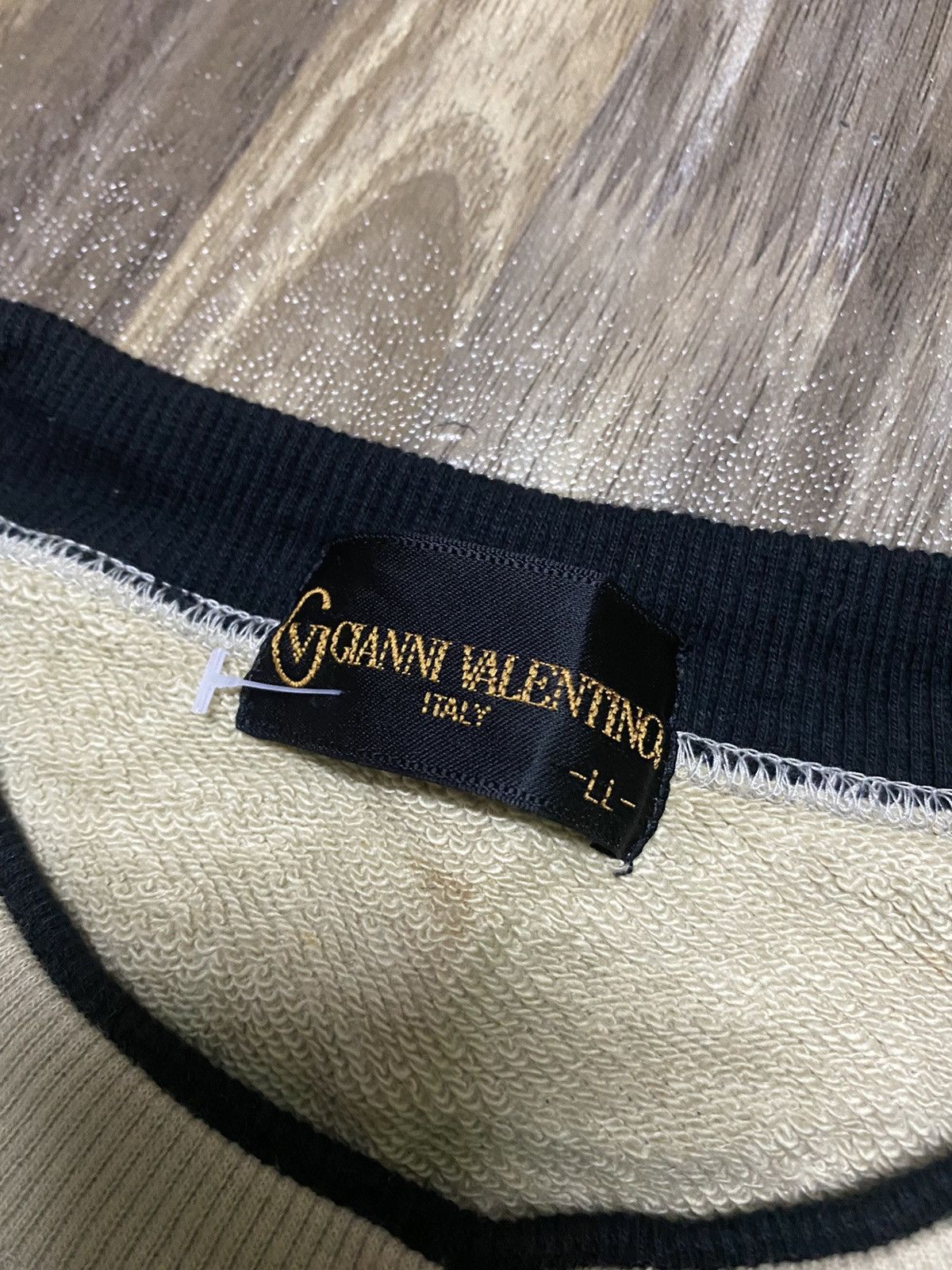Japanese Brand × Valentino × Vintage Vintage Gianni Valentino Big Logo Sweatshirt Size US L / EU 52-54 / 3 - 4 Thumbnail