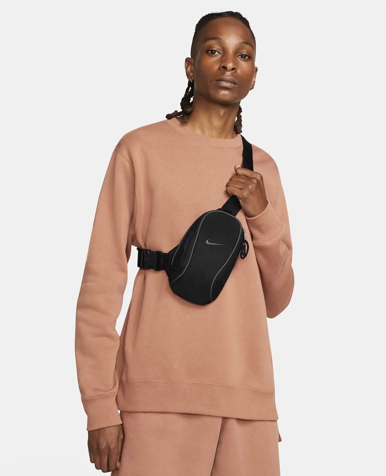 Nike × Vintage Nike Sportwear Essentials Crossbody Bag (1L) Size ONE SIZE - 4 Thumbnail