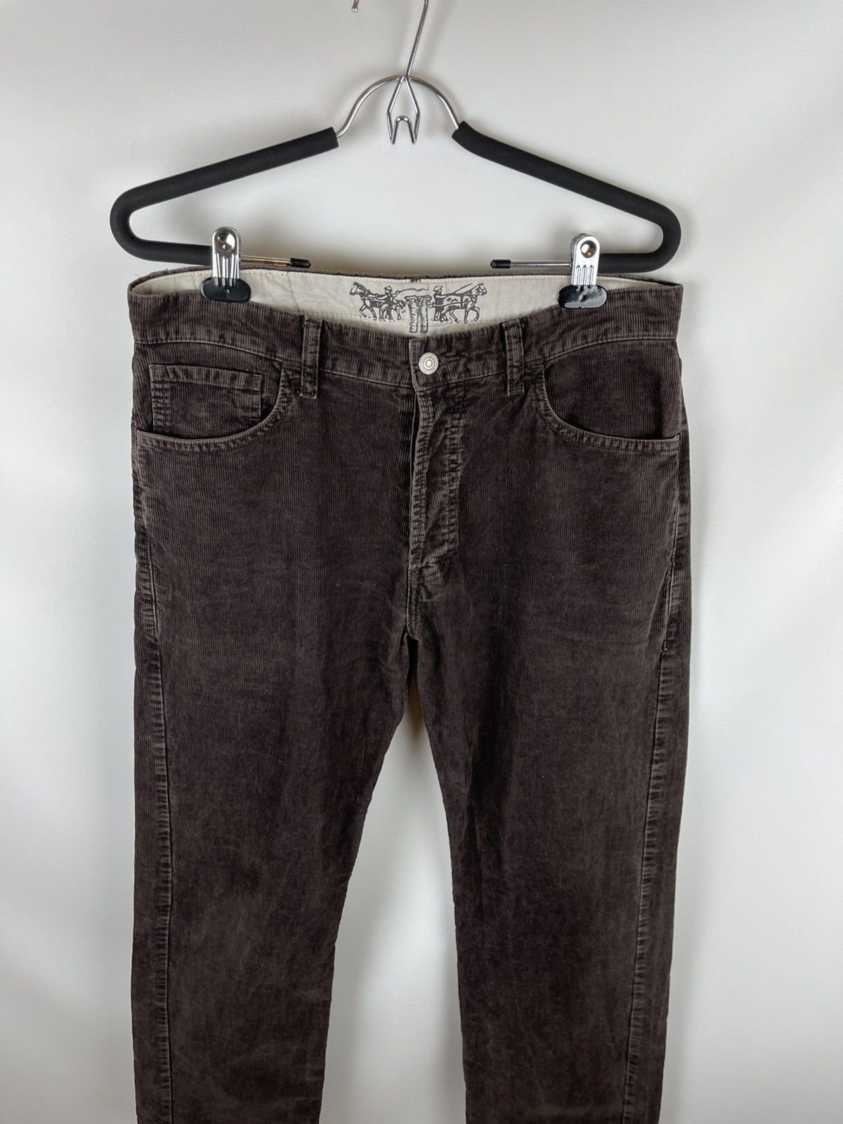 Levi's 401 brown corduroy casual pants