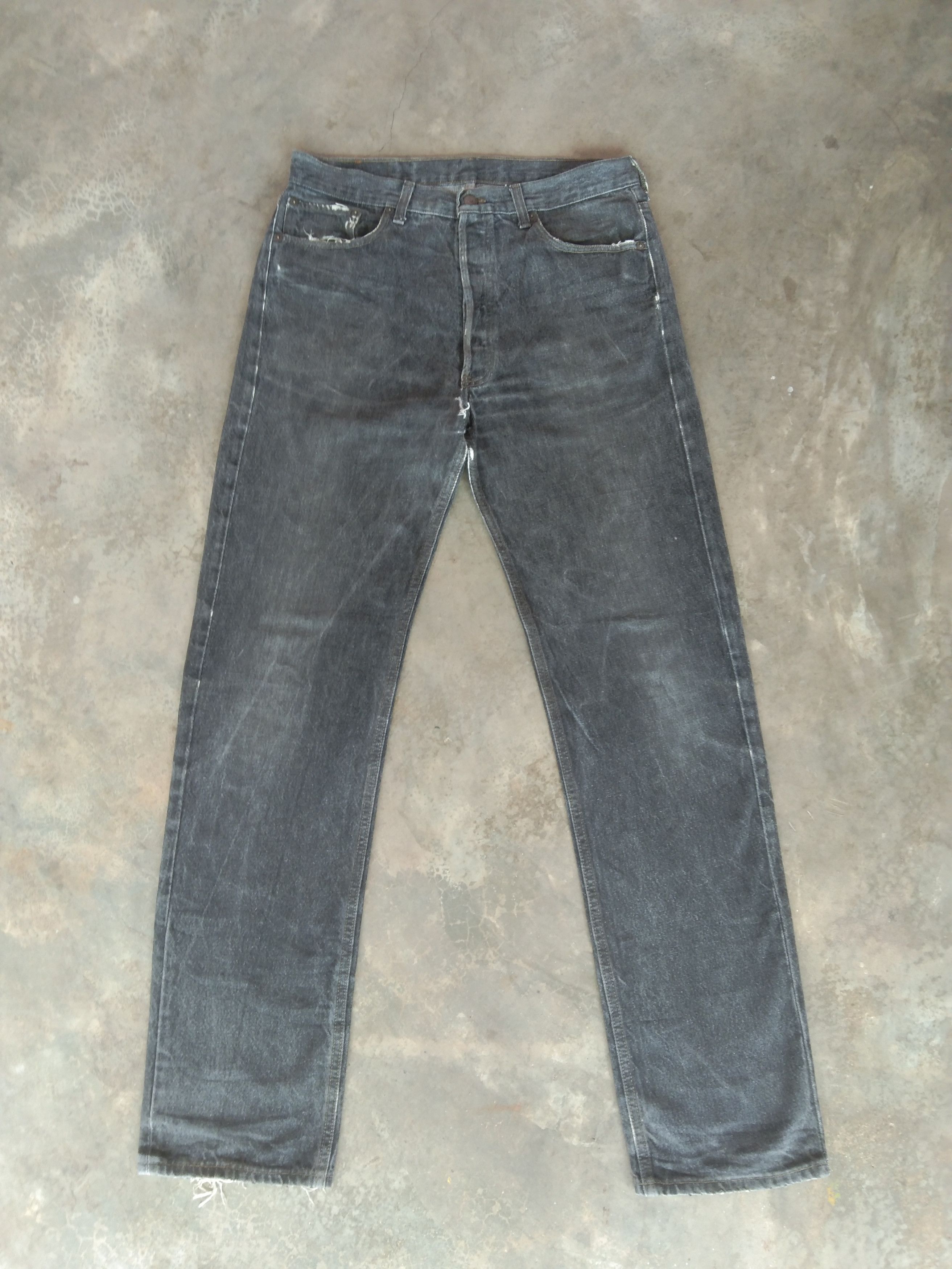 Levi's 90s Vintage Levi's 501 Made In USA Distressed Jeans 33x34 Size US 33 - 1 Thumbnail