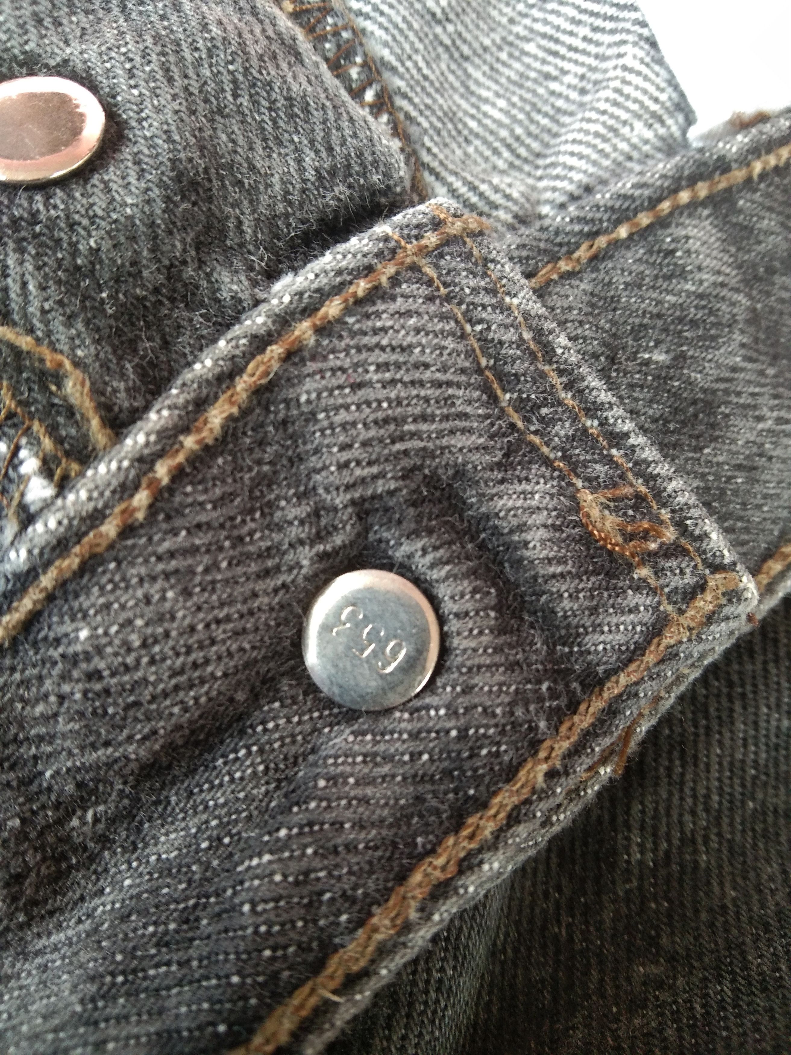 Levi's 90s Vintage Levi's 501 Made In USA Distressed Jeans 33x34 Size US 33 - 11 Thumbnail