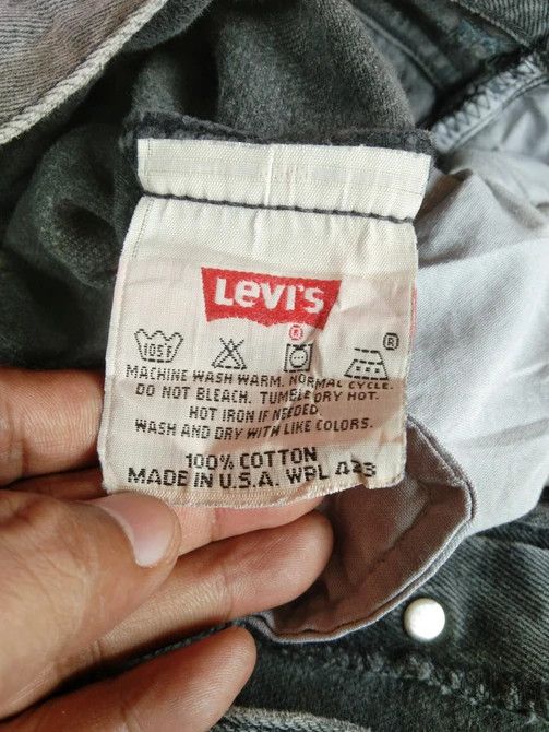 Levi's 90s Vintage Levi's 501 Made In USA Distressed Jeans 33x30 Size US 31 - 14 Thumbnail