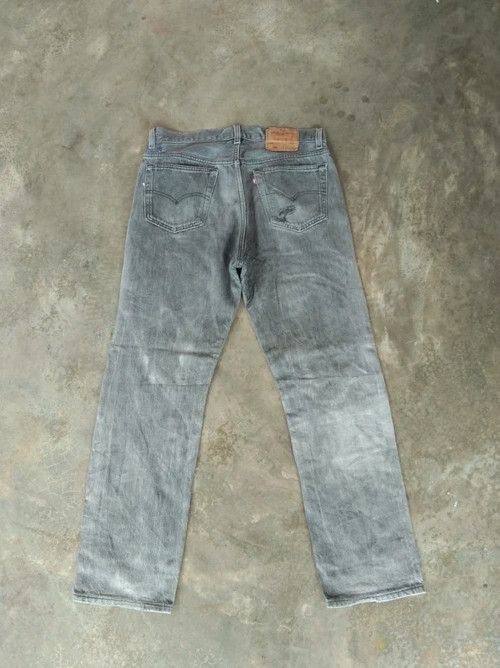 Levi's 90s Vintage Levi's 501 Made In USA Distressed Jeans 33x30 Size US 31 - 2 Thumbnail