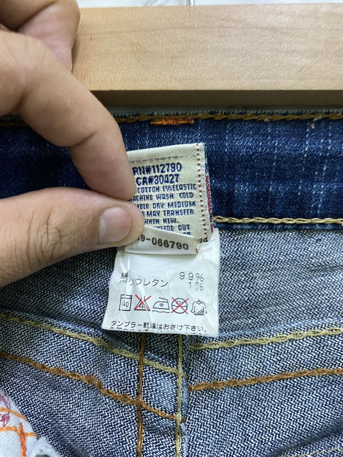 True Religion × Vintage Vintage TRUE RELIGION Back Logo Flared Bootcut Denim Pant Size US 27 - 14 Thumbnail