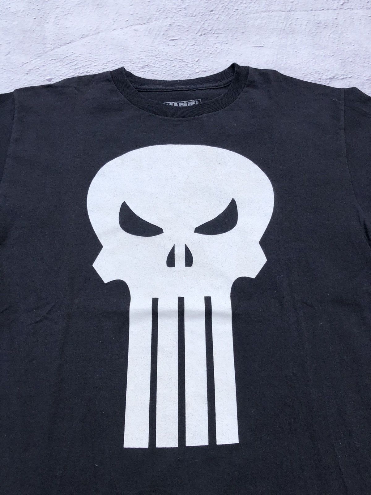 Marvel Comics Vintage Marvel The Punisher Black Tee (Silver Surfer) Size US M / EU 48-50 / 2 - 2 Thumbnail