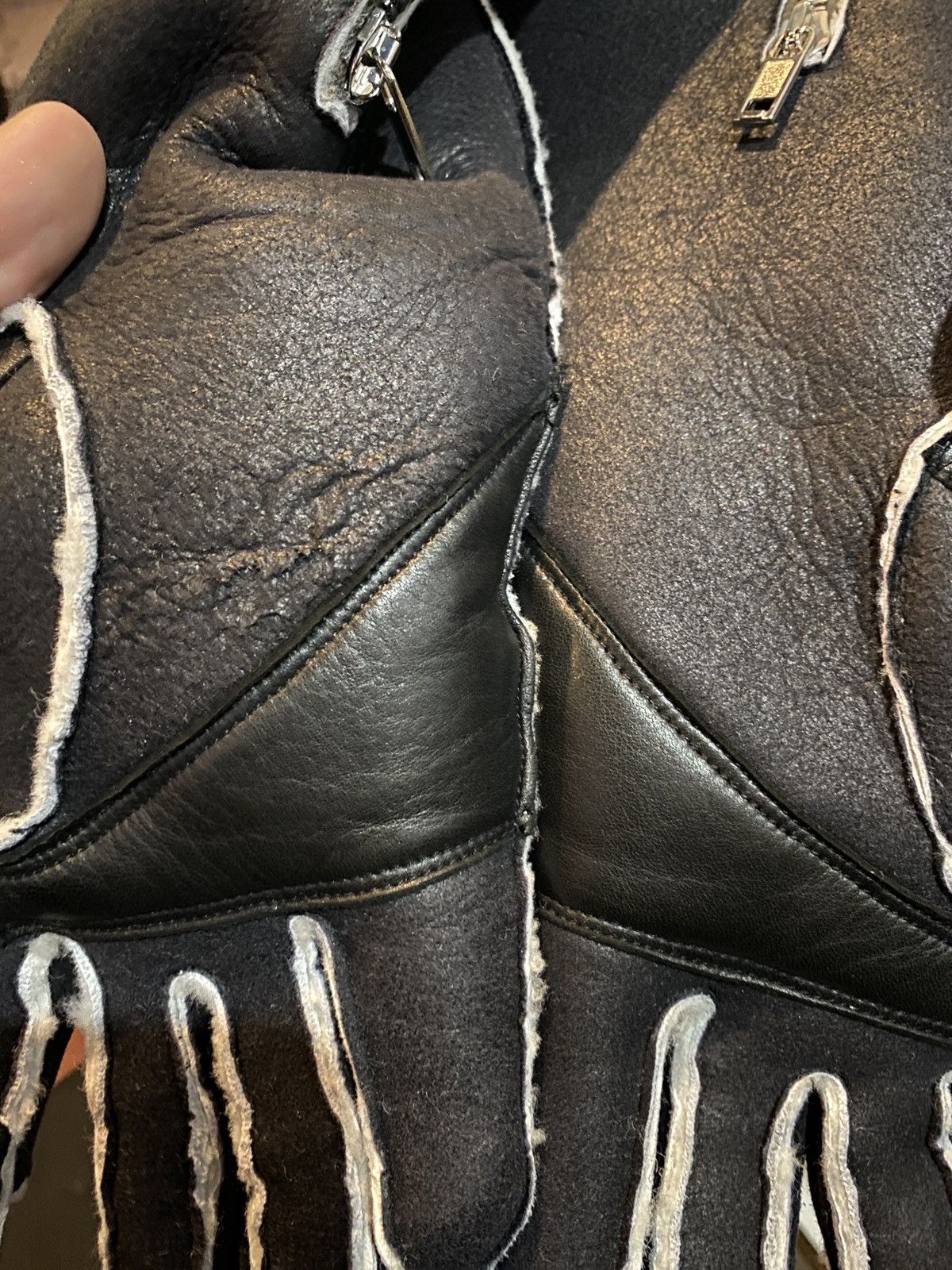 Rick Owens RICK OWENS FW21 SEALED WINDBREAKER GLOVE INSERT SHEARLING Size US S / EU 44-46 / 1 - 25 Thumbnail