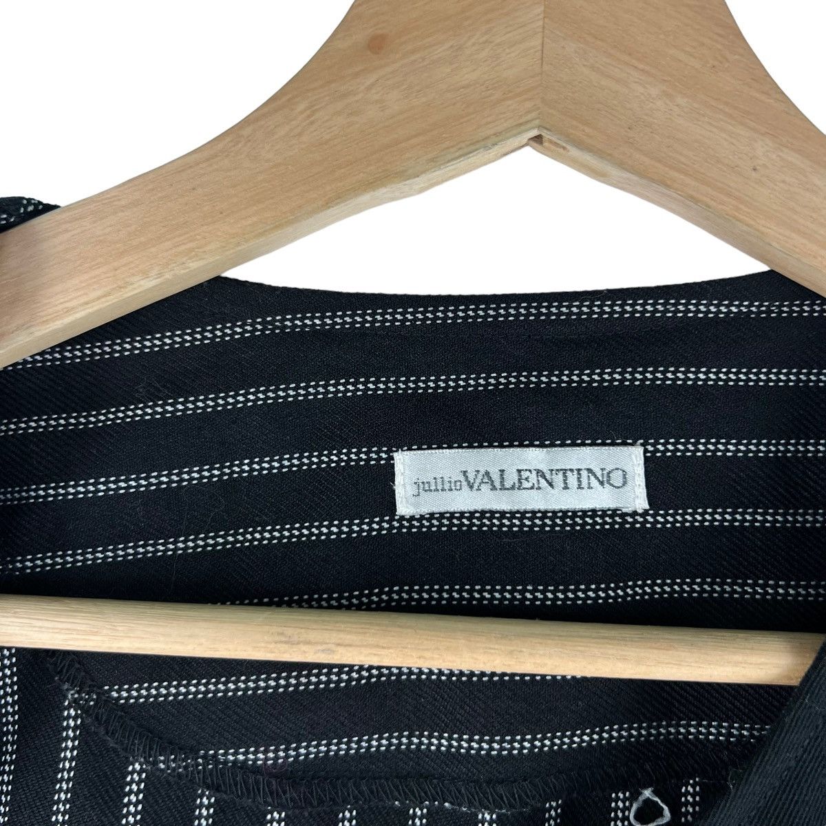 Japanese Brand VINTAGE JULLIO VALENTINO PINSTRIPED CHORE JACKET Size US M / EU 48-50 / 2 - 9 Thumbnail
