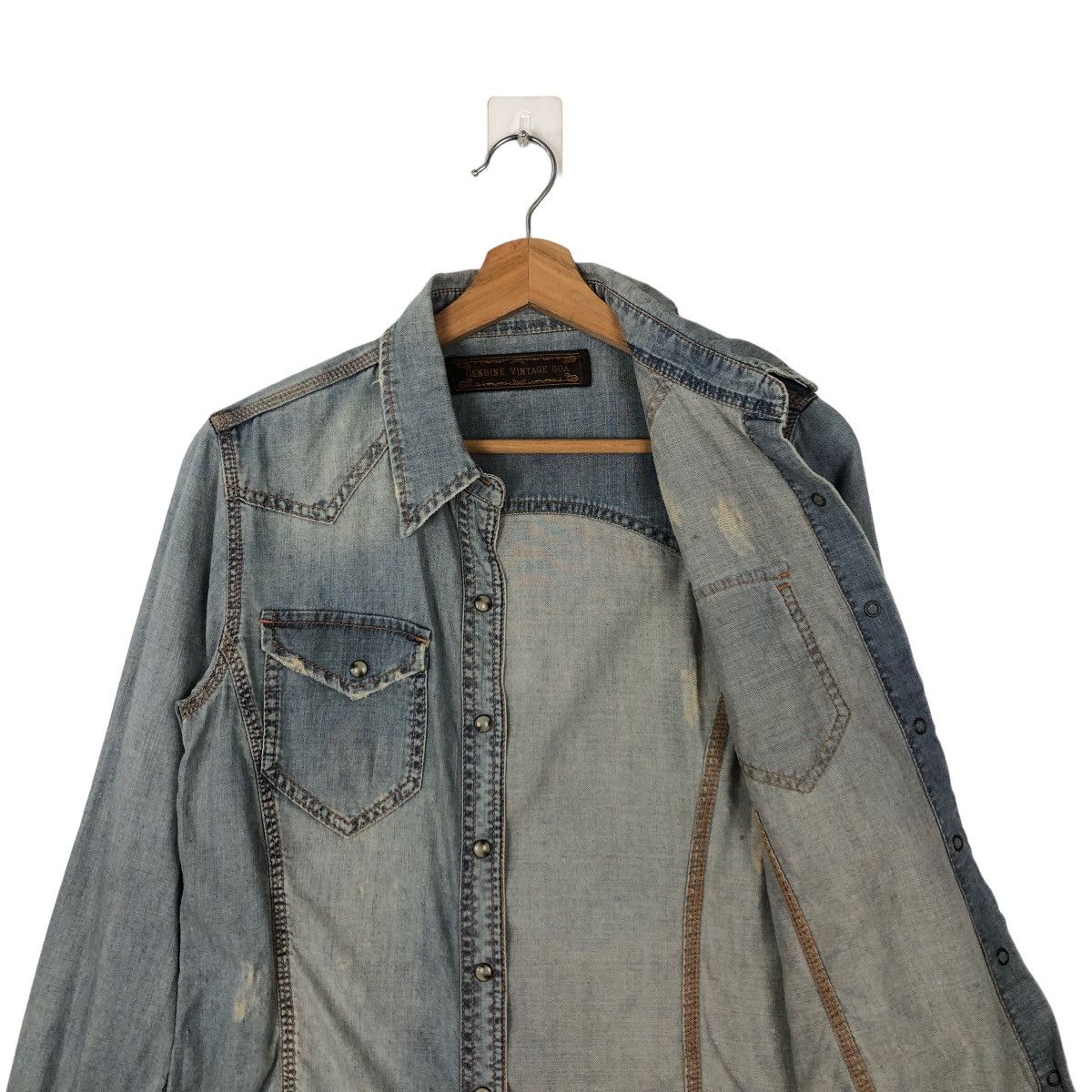 Japanese Brand VINTAGE CHAMBRAY DENIM JACKET GENUINE VINTAGE GOA JAPAN Size US M / EU 48-50 / 2 - 9 Thumbnail