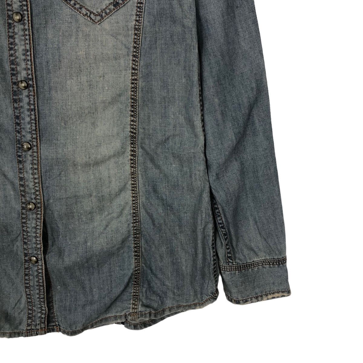 Japanese Brand VINTAGE CHAMBRAY DENIM JACKET GENUINE VINTAGE GOA JAPAN Size US M / EU 48-50 / 2 - 4 Thumbnail