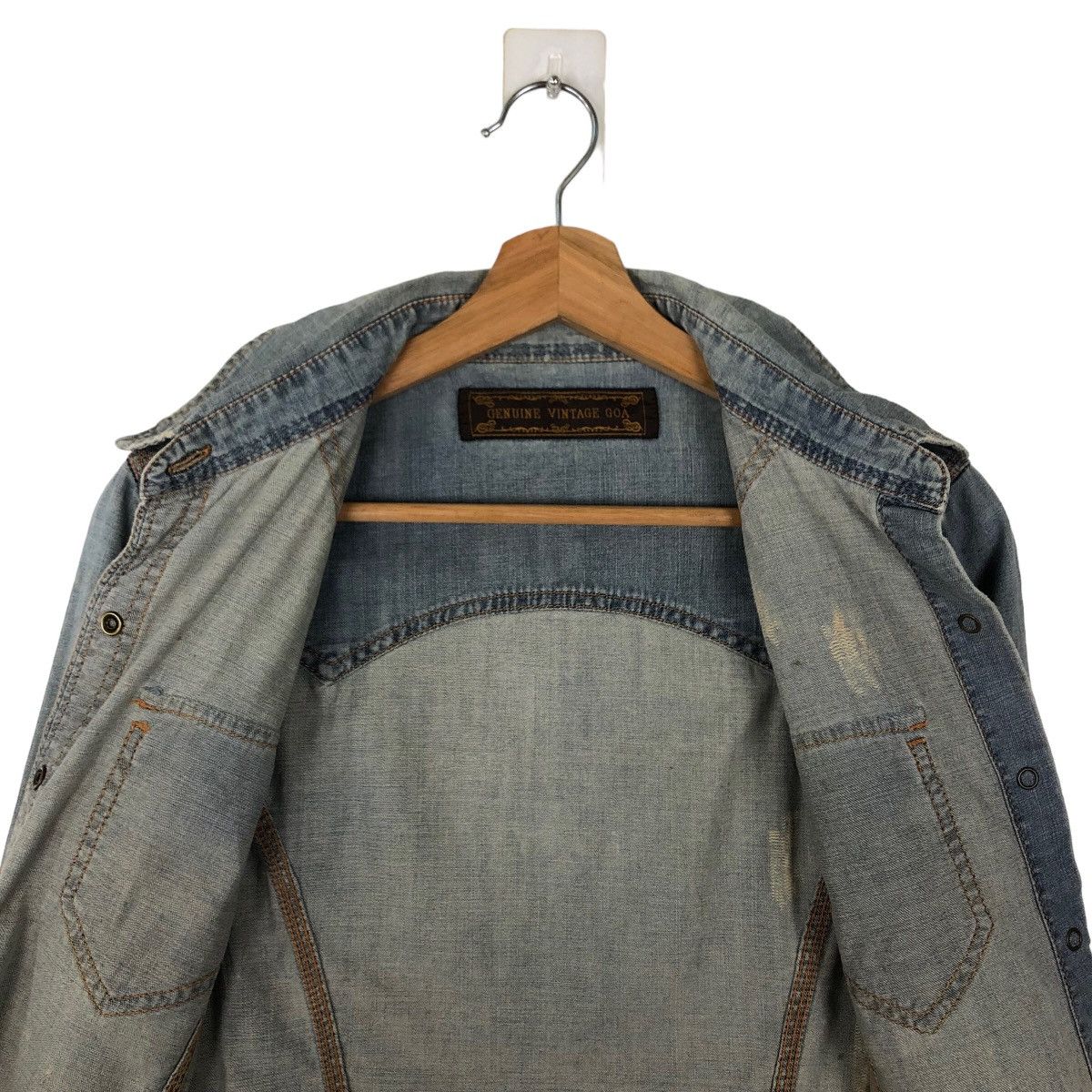 Japanese Brand VINTAGE CHAMBRAY DENIM JACKET GENUINE VINTAGE GOA JAPAN Size US M / EU 48-50 / 2 - 10 Thumbnail