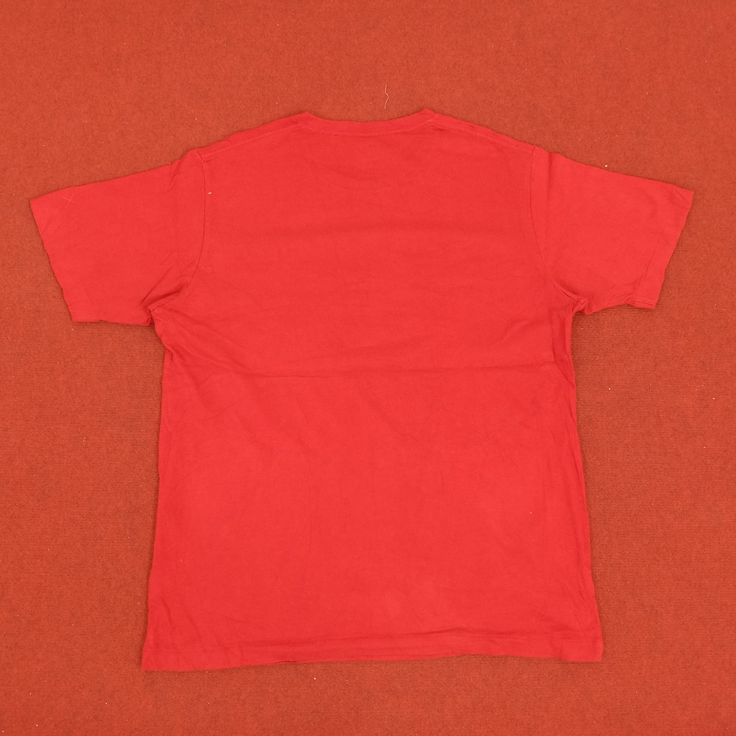 Japanese Brand × Kaws Uniqlo X Kaws Streetwear Style Big Print Design Tshirt Size US XL / EU 56 / 4 - 2 Thumbnail