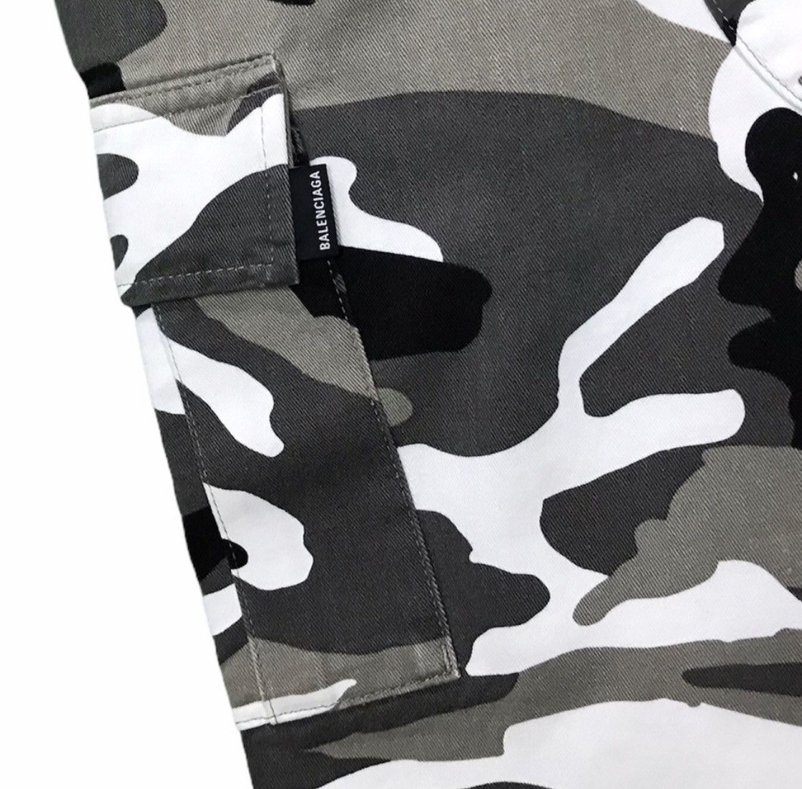 Balenciaga BALENCIAGA Army Camouflage Pants - Designer Cargo Pants Size US 31 - 3 Thumbnail