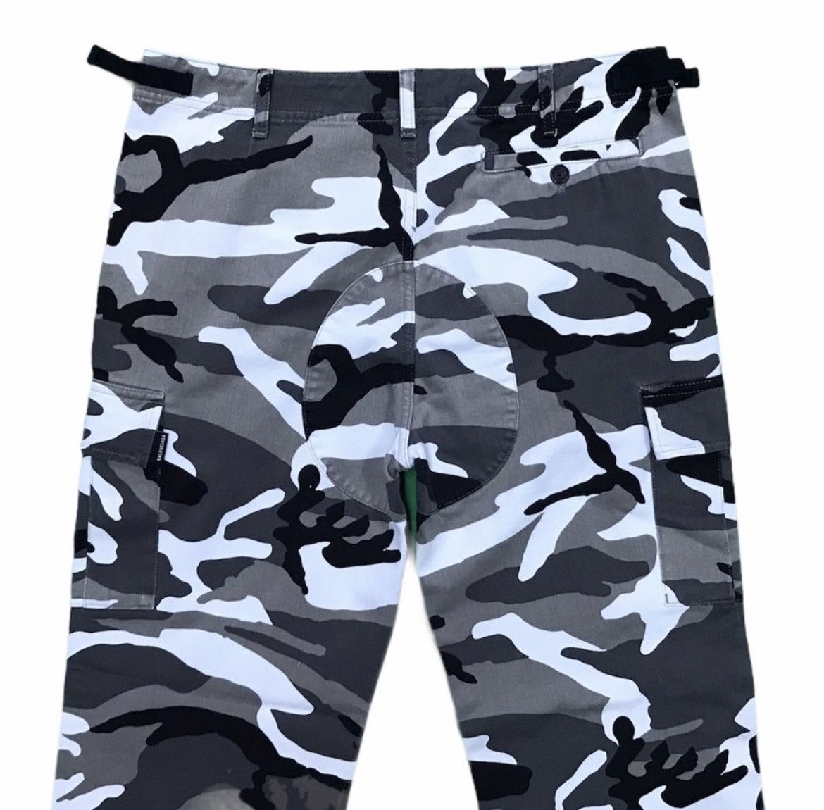Balenciaga BALENCIAGA Army Camouflage Pants - Designer Cargo Pants Size US 31 - 11 Thumbnail