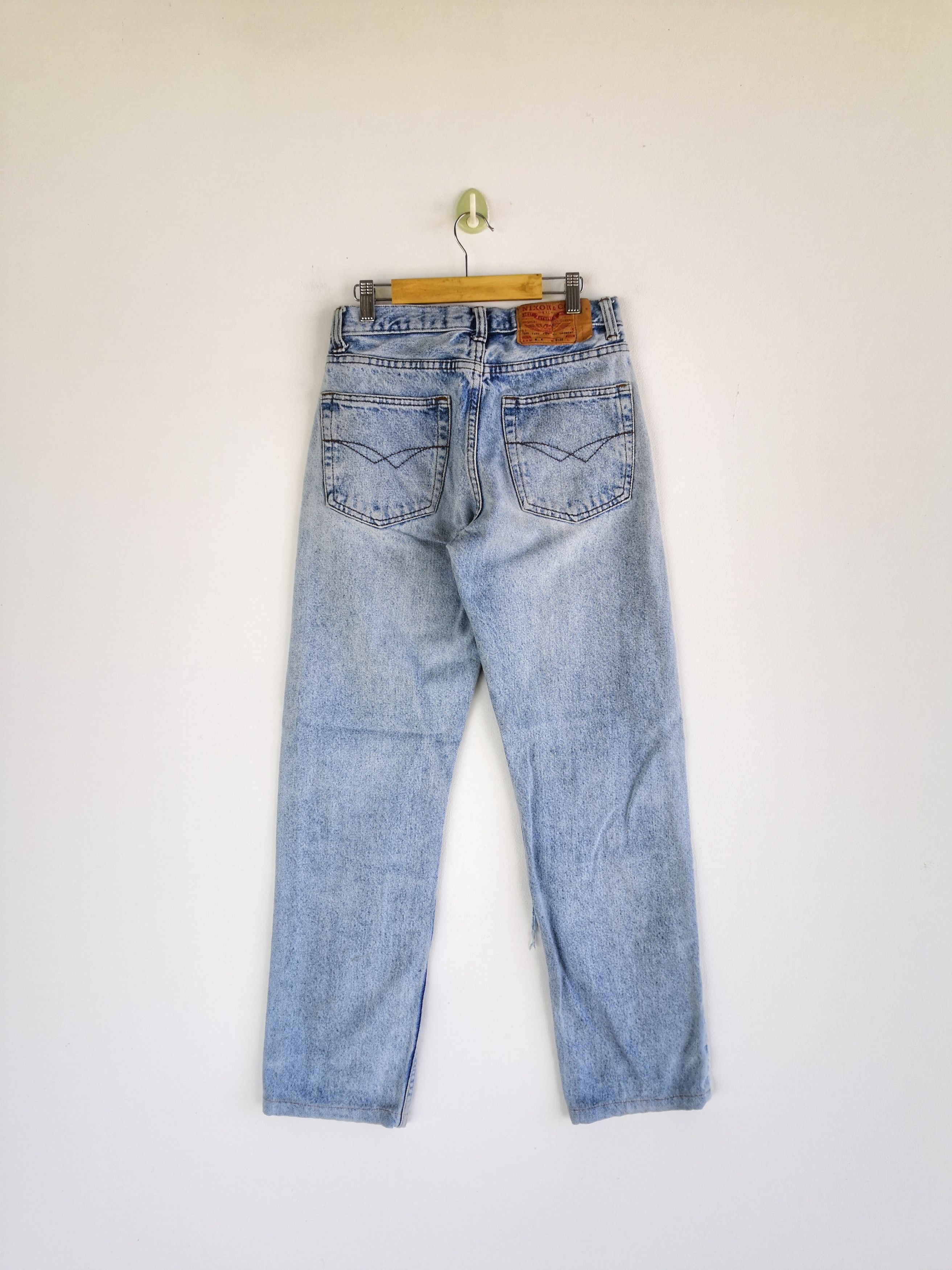 Japanese Brand Nixon Co Distressed Light Wash Jeans Japanese Denim Size 26" / US 2 / IT 38 - 2 Thumbnail