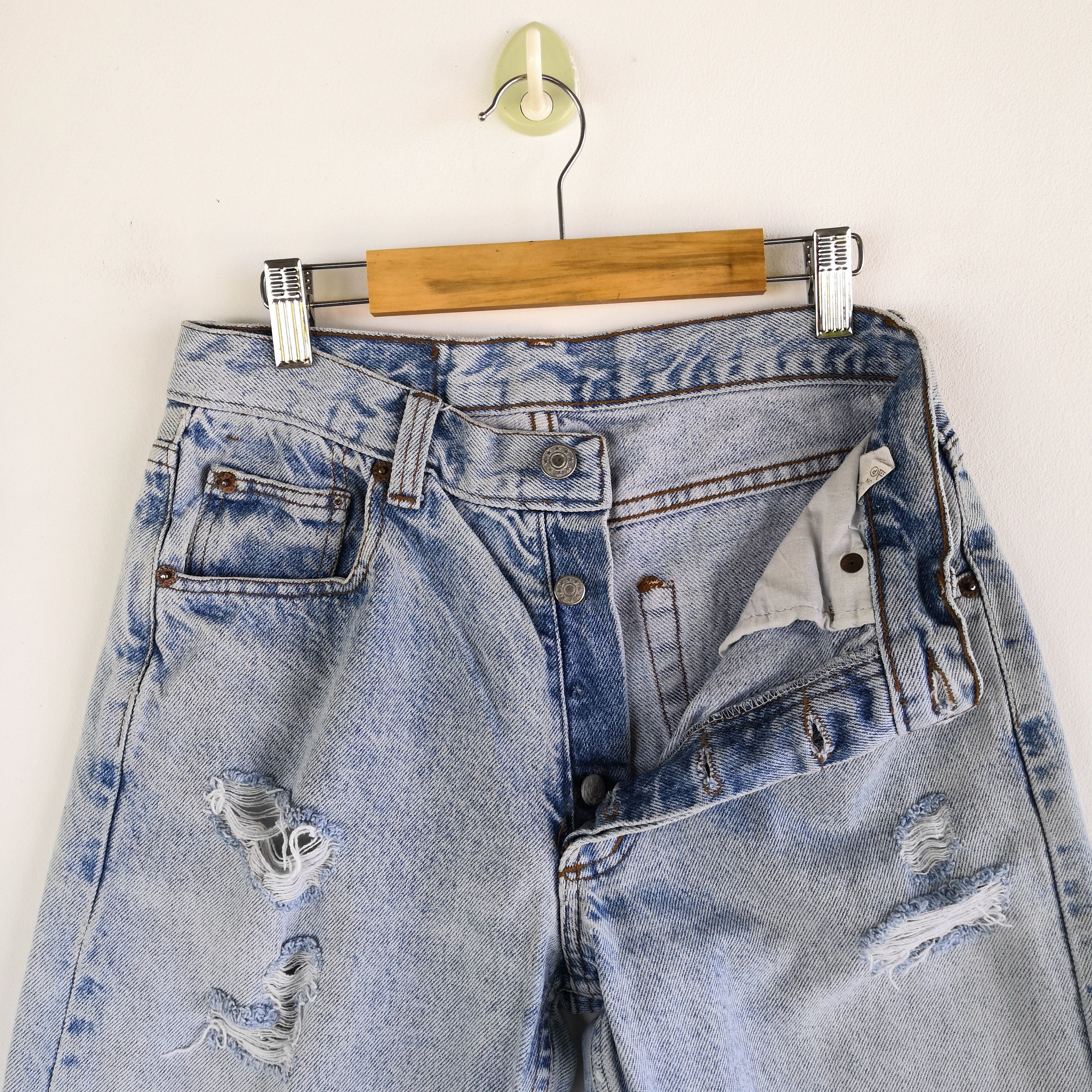 Japanese Brand Nixon Co Distressed Light Wash Jeans Japanese Denim Size 26" / US 2 / IT 38 - 7 Thumbnail