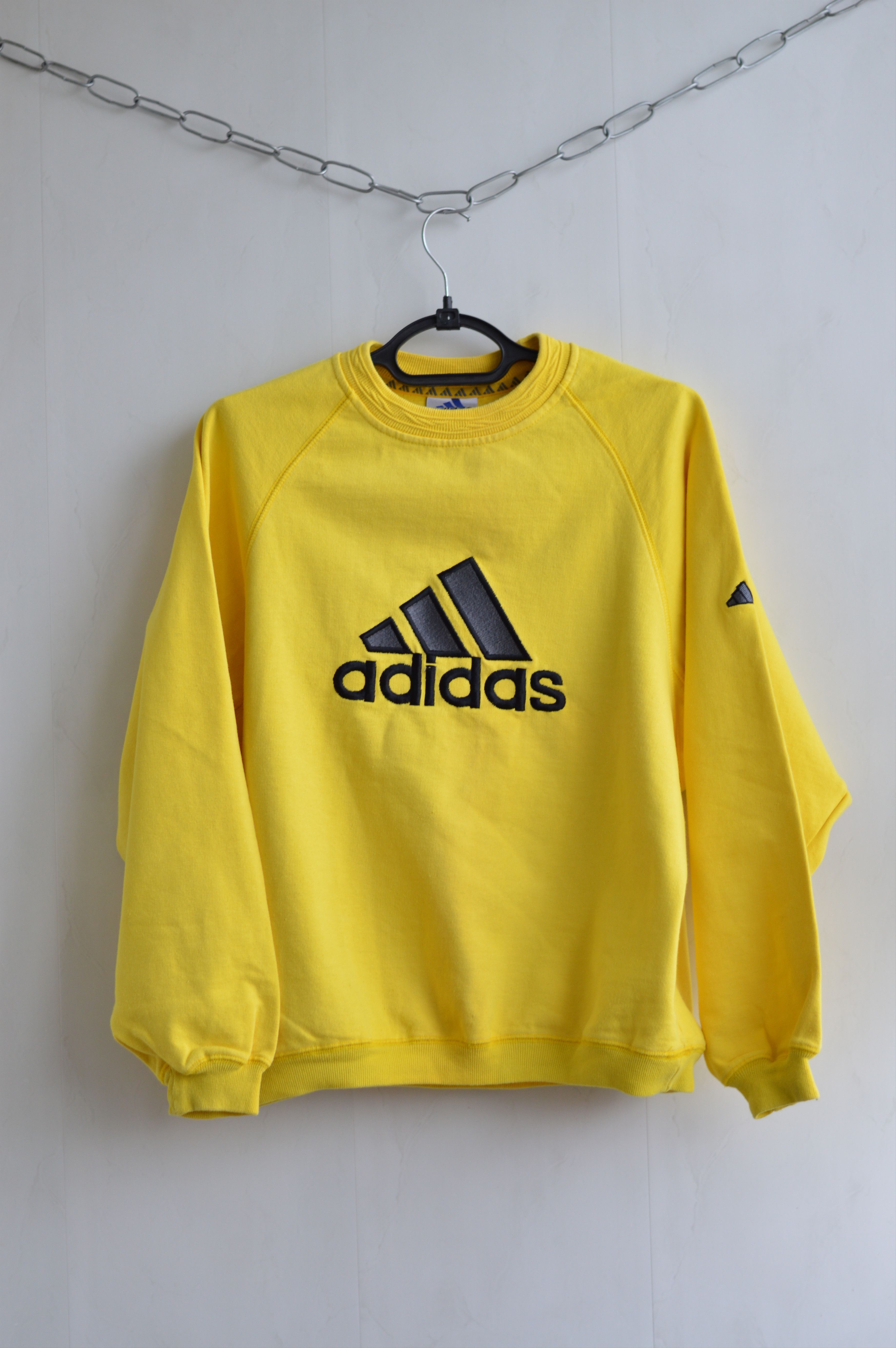 Adidas 90s Adidas Vintage Sweatshirt Crewneck big logo Size US S / EU 44-46 / 1 - 1 Thumbnail