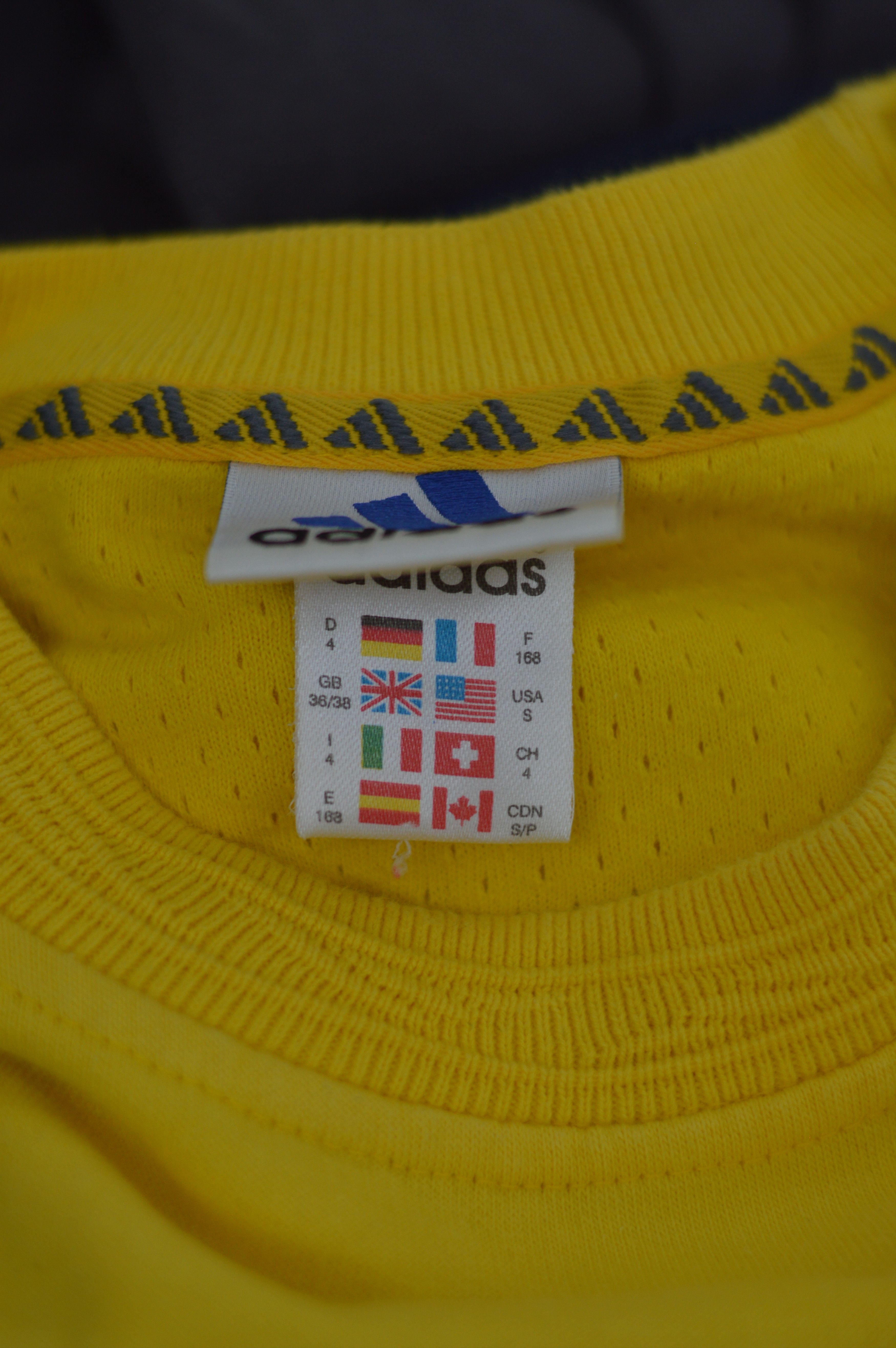 Adidas 90s Adidas Vintage Sweatshirt Crewneck big logo Size US S / EU 44-46 / 1 - 9 Thumbnail
