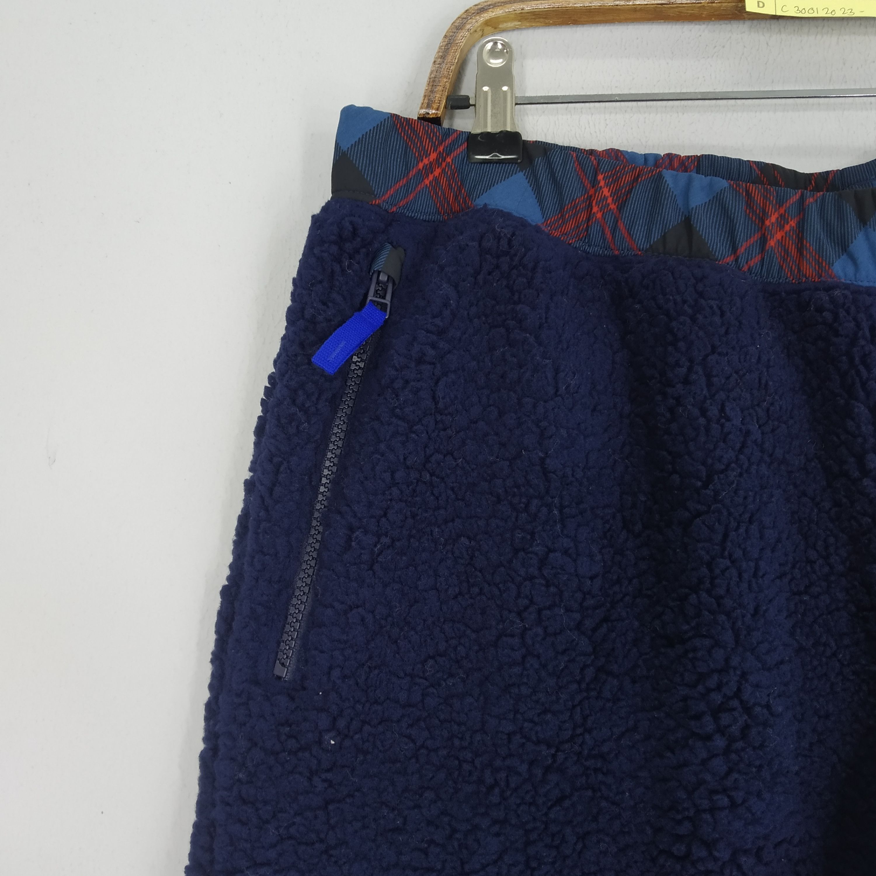 Japanese Brand Rare!! J.W.Anderson x Uniqlo Bulky Fleece Streetwear Pants Size US 36 / EU 52 - 5 Thumbnail
