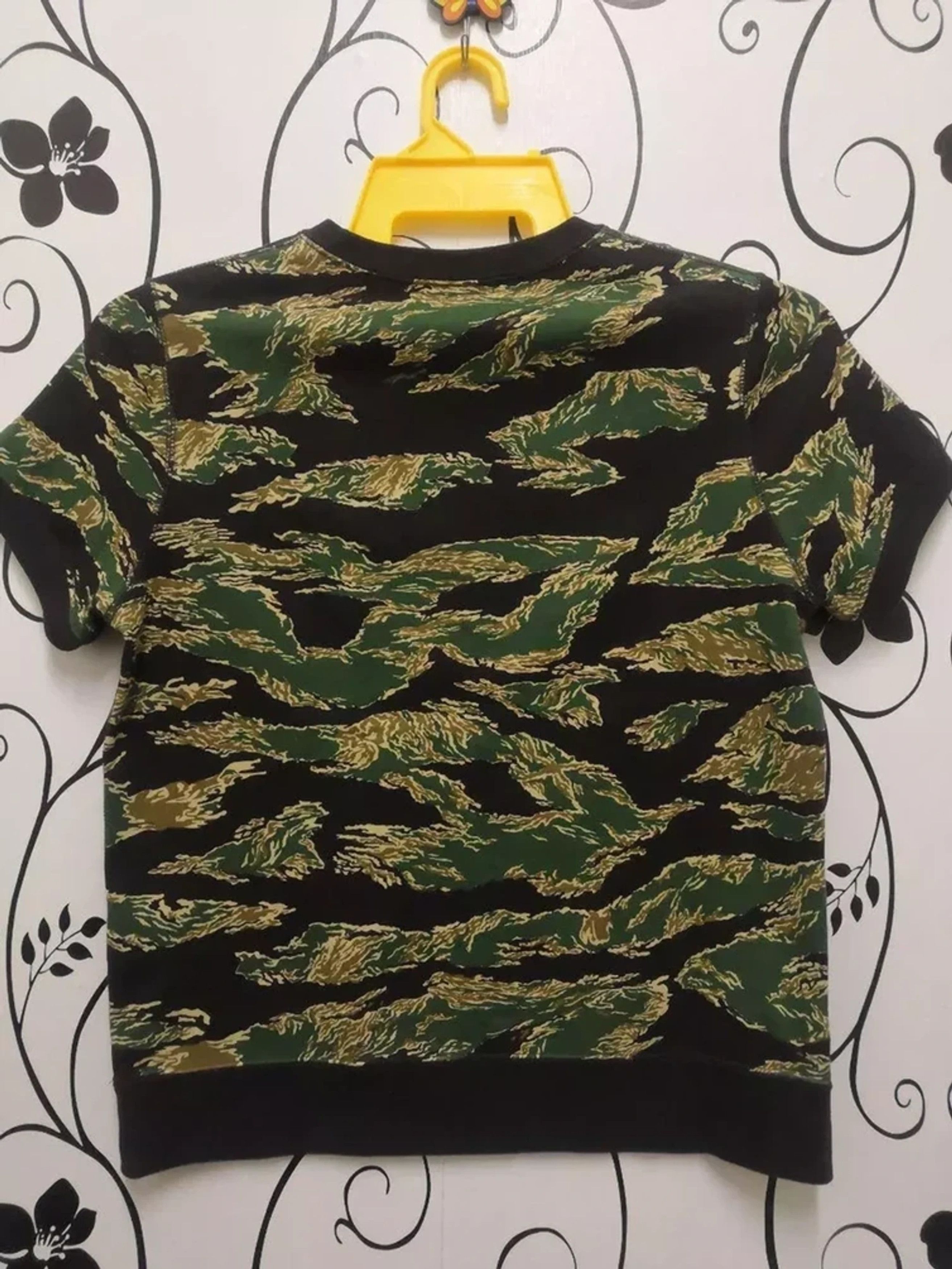 Bape A BATHING APE BAPE Camo Sweatshirt Short Sleeve Full Print Size XS / US 0-2 / IT 36-38 - 2 Thumbnail