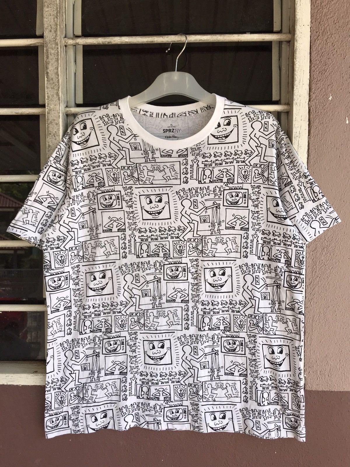 Keith Haring Keith Haring All Over Print by Uniqlo Size US L / EU 52-54 / 3 - 1 Thumbnail