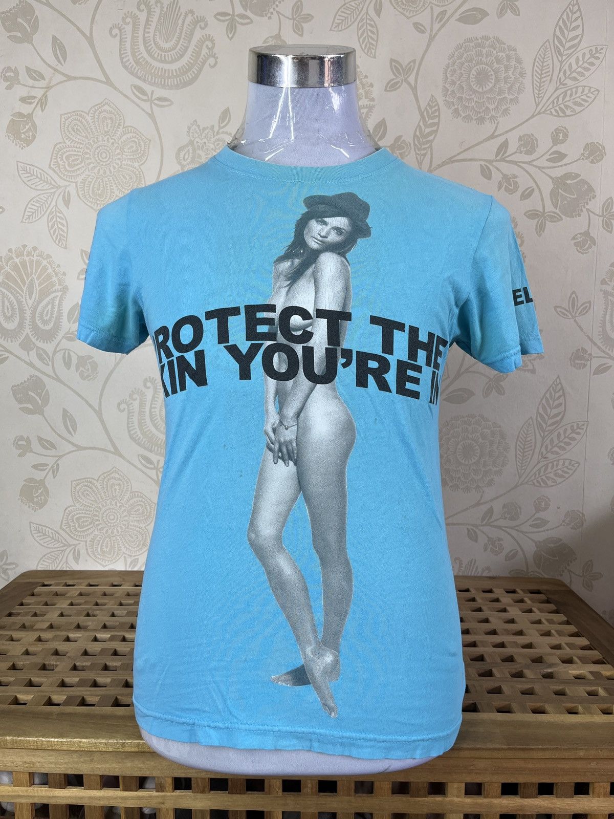 Marc Jacobs Marc Jacob Nude Helena Christensen TShirt Size US S / EU 44-46 / 1 - 1 Thumbnail