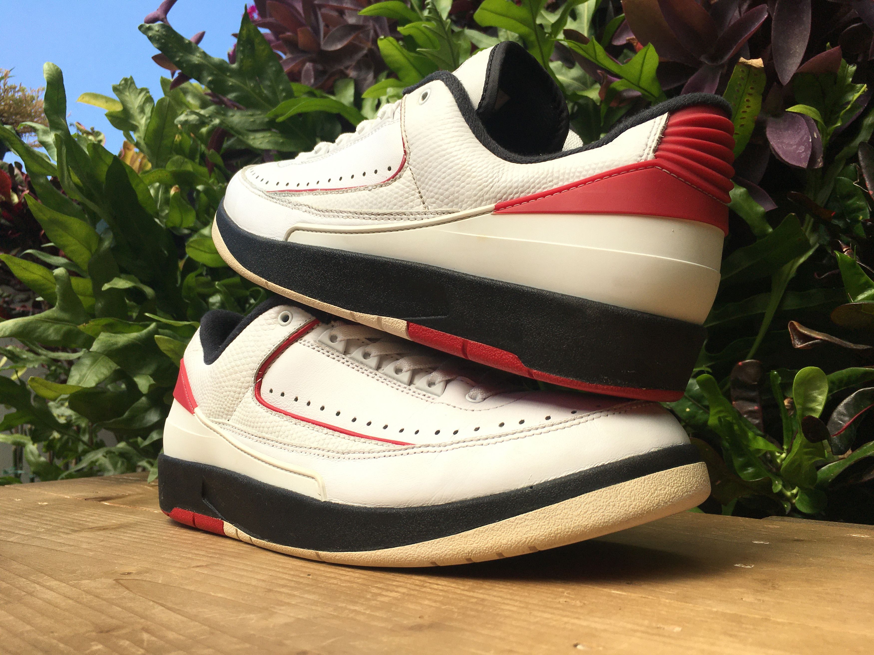 Jordan Brand × Nike 🔥 Nike Air Jordan 2 Retro Low Chicago 2016 Size US 10 / EU 43 - 2 Thumbnail