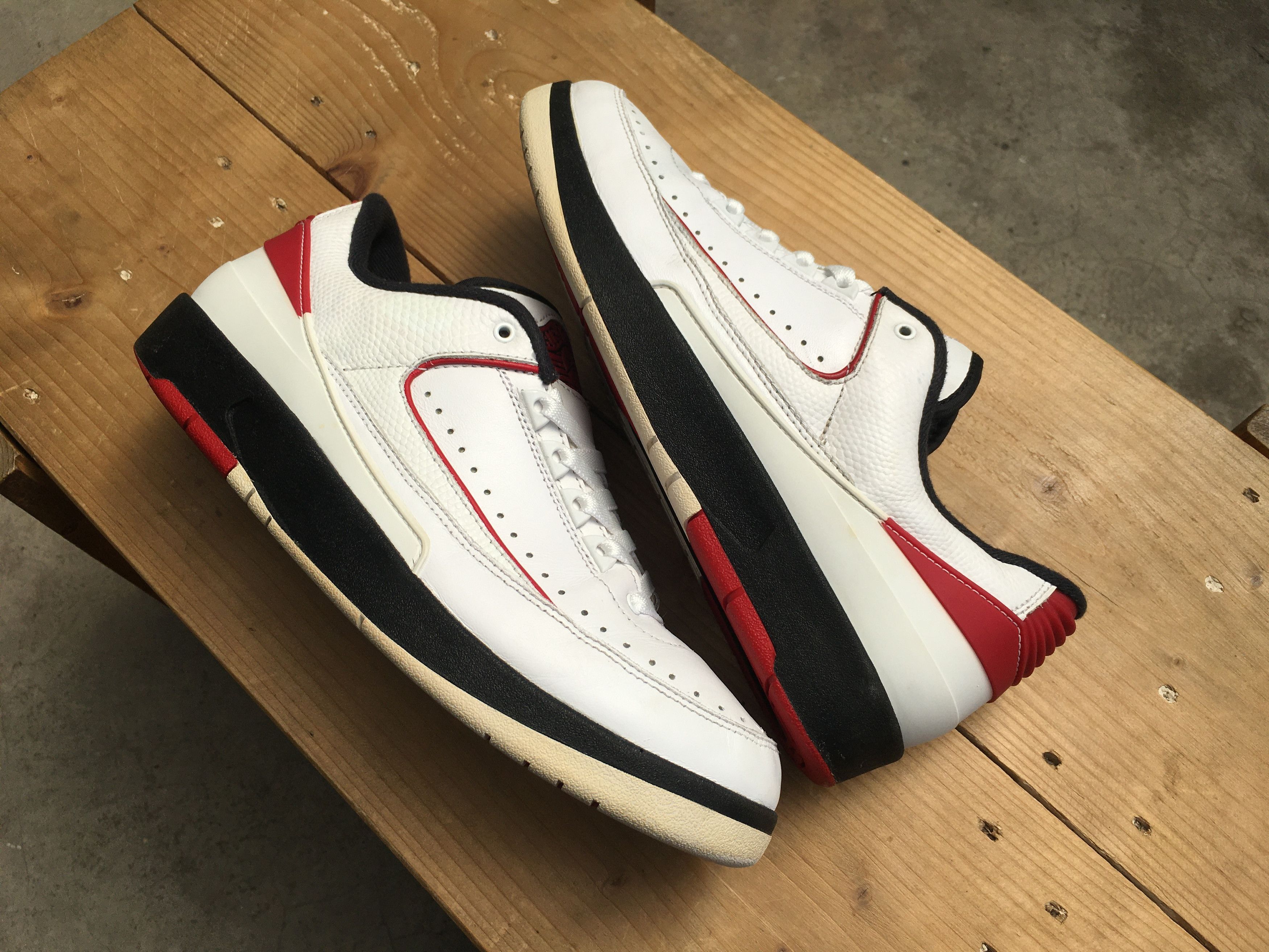 Jordan Brand × Nike 🔥 Nike Air Jordan 2 Retro Low Chicago 2016 Size US 10 / EU 43 - 22 Thumbnail