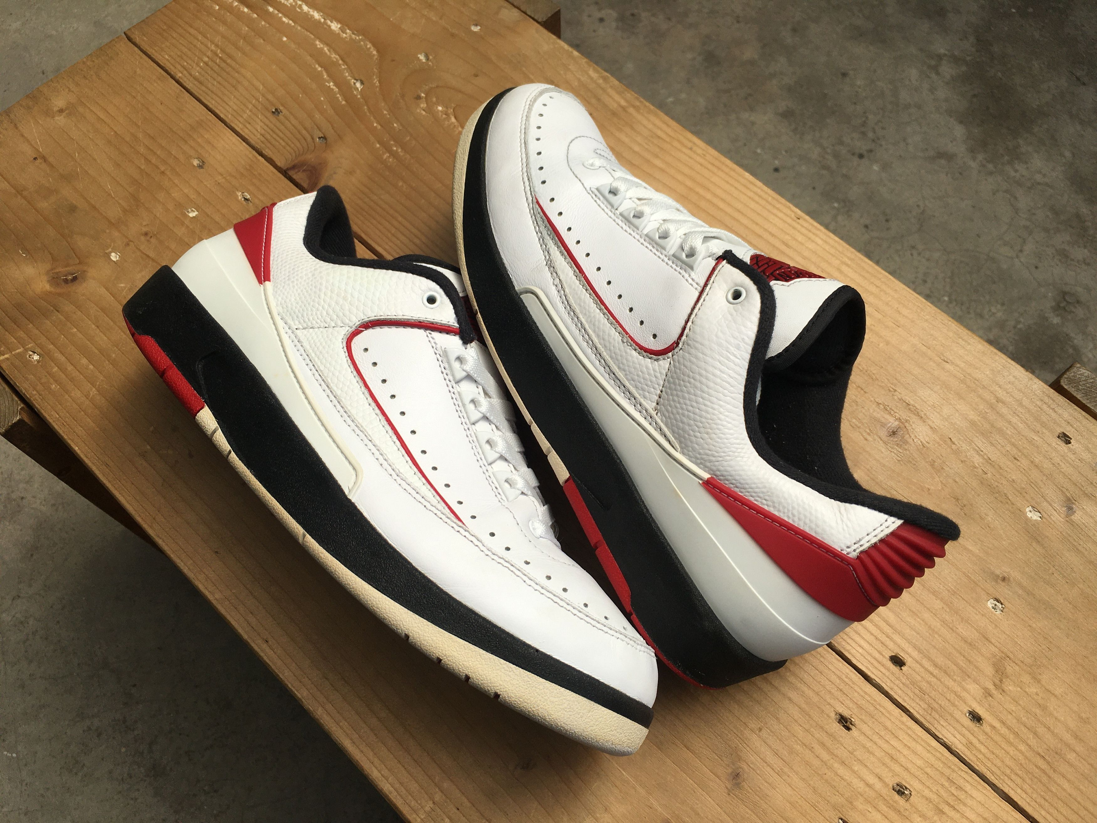 Jordan Brand × Nike 🔥 Nike Air Jordan 2 Retro Low Chicago 2016 Size US 10 / EU 43 - 23 Thumbnail