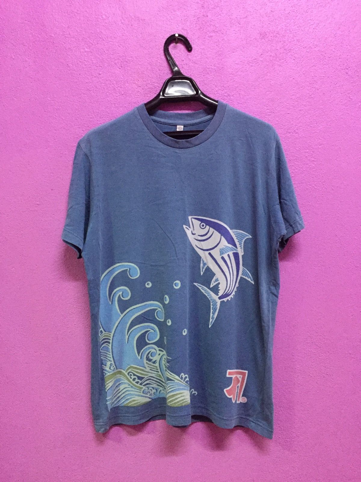 Repala Fish Tee Size L