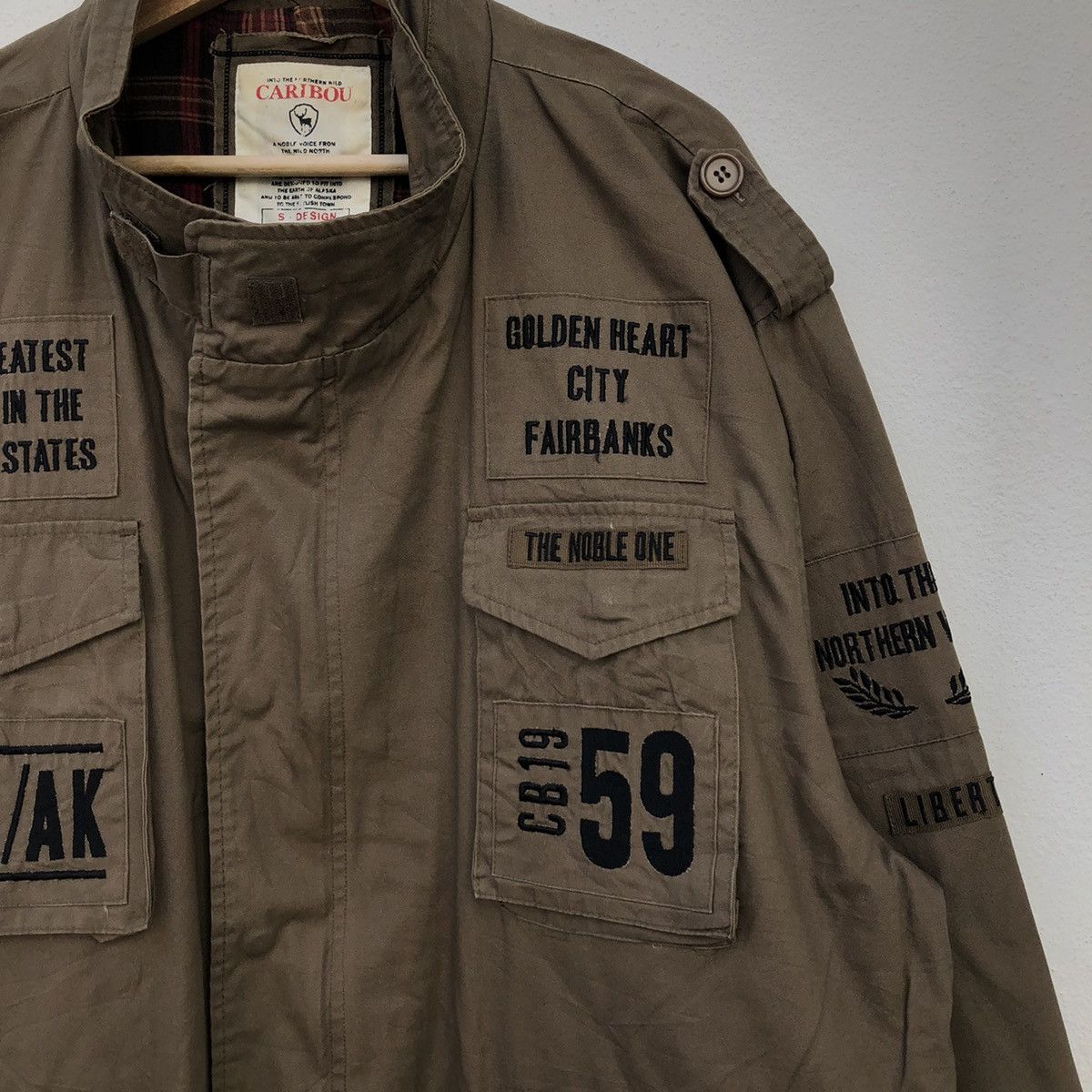 Vintage CARIBOU PARKA JACKET MILITARY COLLECTIONS FULL PATCH DESIGN Size US XXL / EU 58 / 5 - 7 Thumbnail