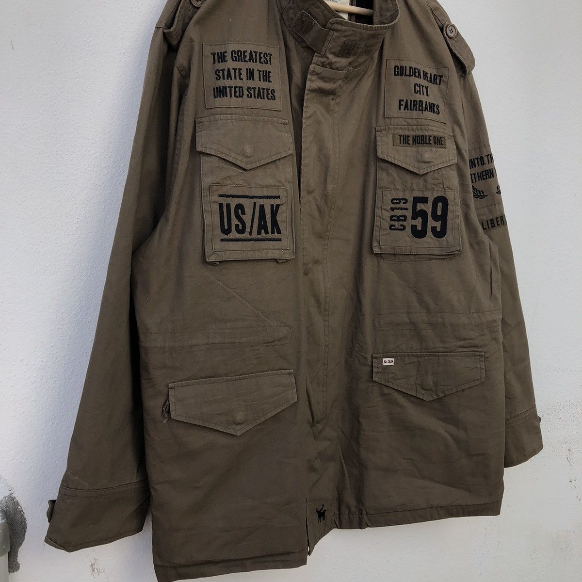 Vintage CARIBOU PARKA JACKET MILITARY COLLECTIONS FULL PATCH DESIGN Size US XXL / EU 58 / 5 - 6 Thumbnail