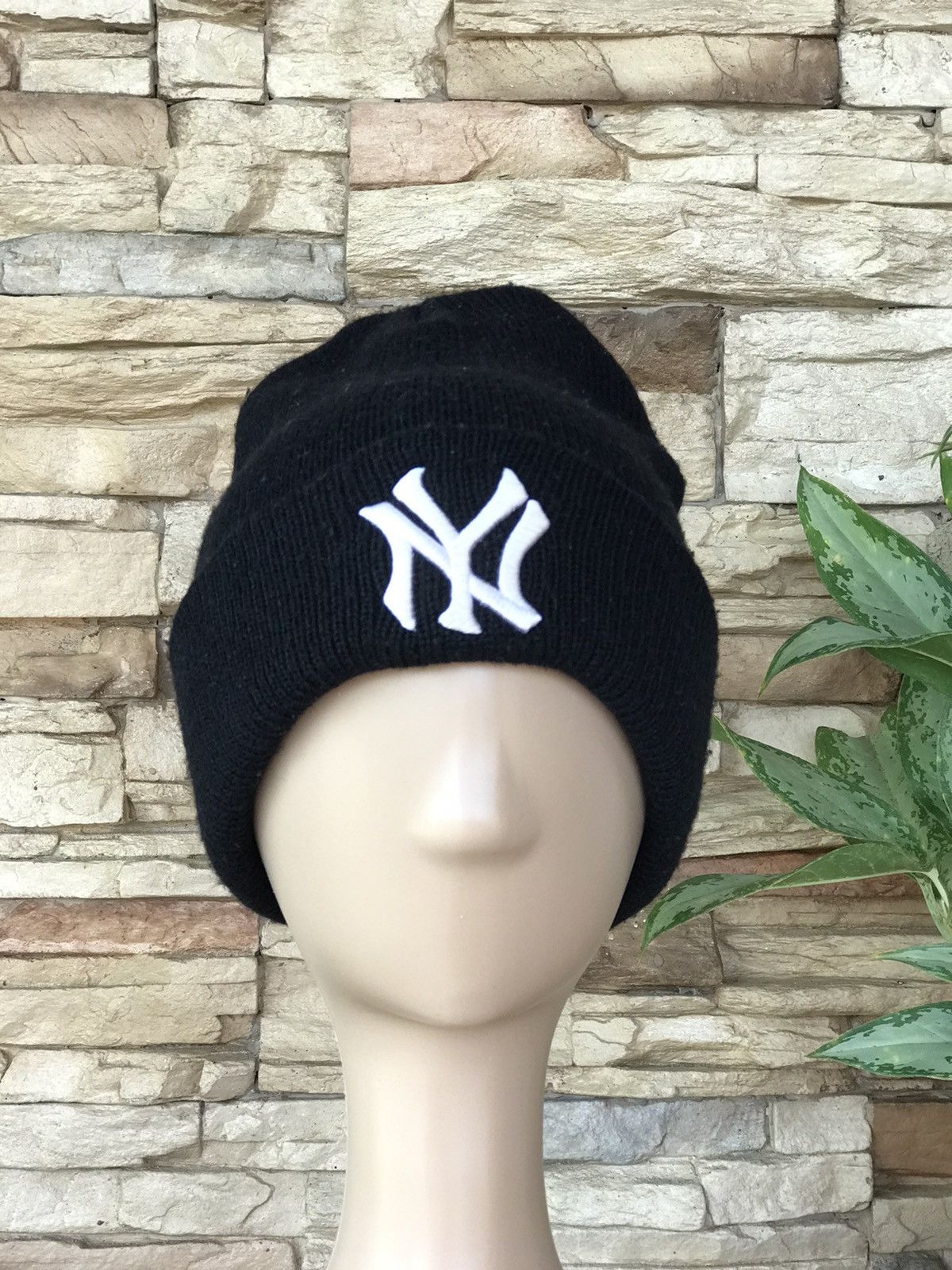 New York Yankees Vintage New York Beanie Hat Size ONE SIZE - 1 Thumbnail