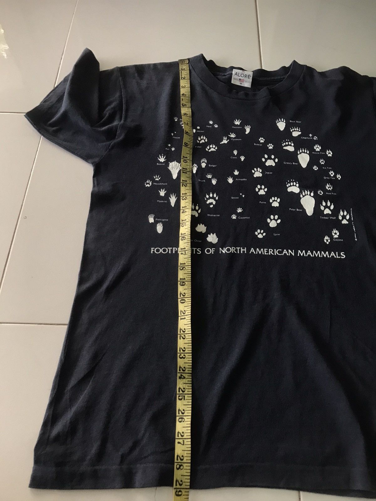 Vintage Vintage 90s Footprint of North American Mammals Tee Size US M / EU 48-50 / 2 - 11 Thumbnail