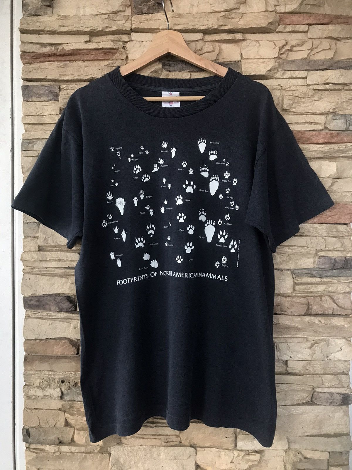 Vintage Vintage 90s Footprint of North American Mammals Tee Size US M / EU 48-50 / 2 - 1 Thumbnail