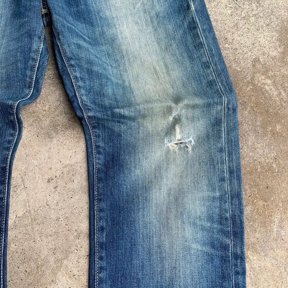 Levi's LEVI’S DISTRESSED DENIM LEVIS 513 TROUSERS BLUE WASH JEANS Size US 29 - 5 Thumbnail