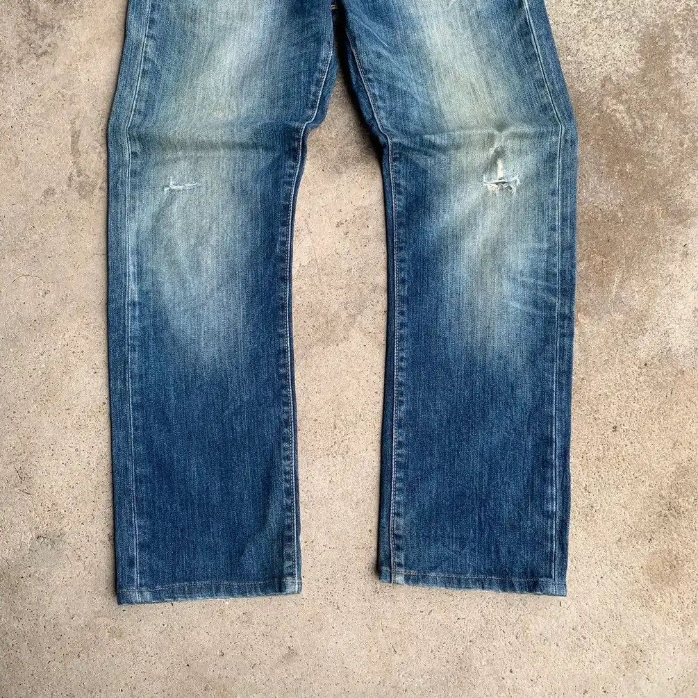 Levi's LEVI’S DISTRESSED DENIM LEVIS 513 TROUSERS BLUE WASH JEANS Size US 29 - 3 Thumbnail