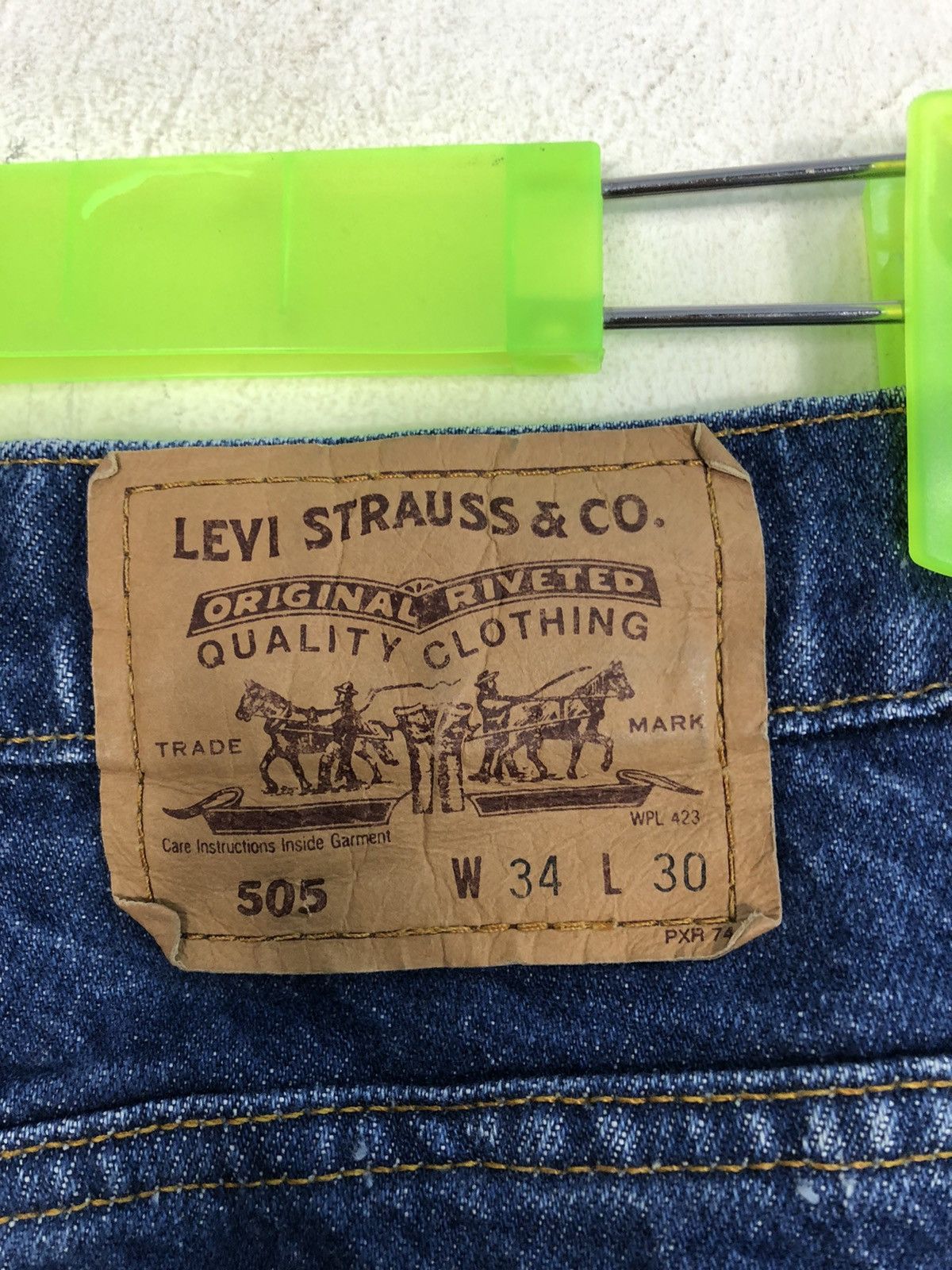 Levi's × Levi's Vintage Clothing 90s Levi’s Strauss Lot 505 Orange Tab Tapered Indigo Jeans Size US 32 / EU 48 - 7 Thumbnail