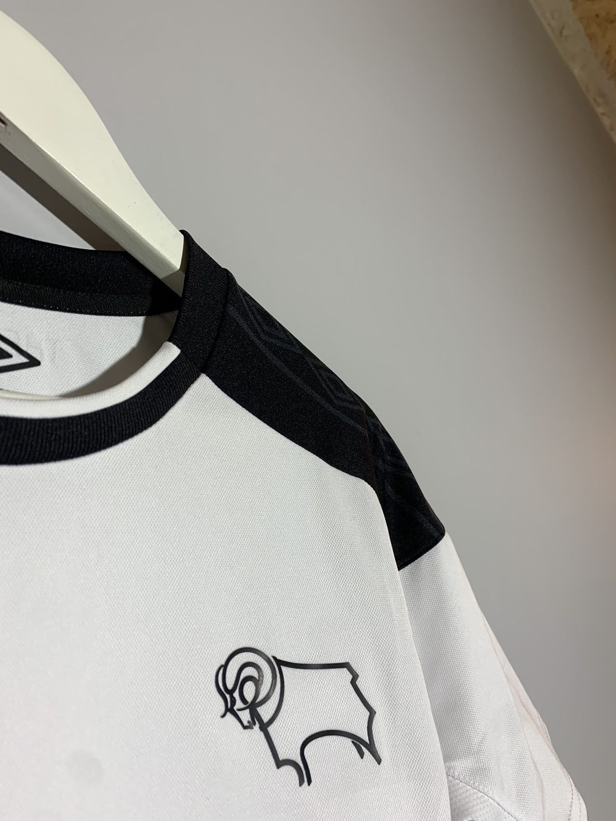 Umbro Derby County Puma 2017/18 Y2k Streetwear Football Shirt Size US S / EU 44-46 / 1 - 6 Thumbnail