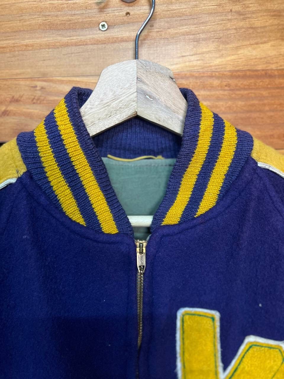Vintage VINTAGE HUTCHERS EMBROIDERED WOOL VARSITY JACKET Size US M / EU 48-50 / 2 - 8 Thumbnail