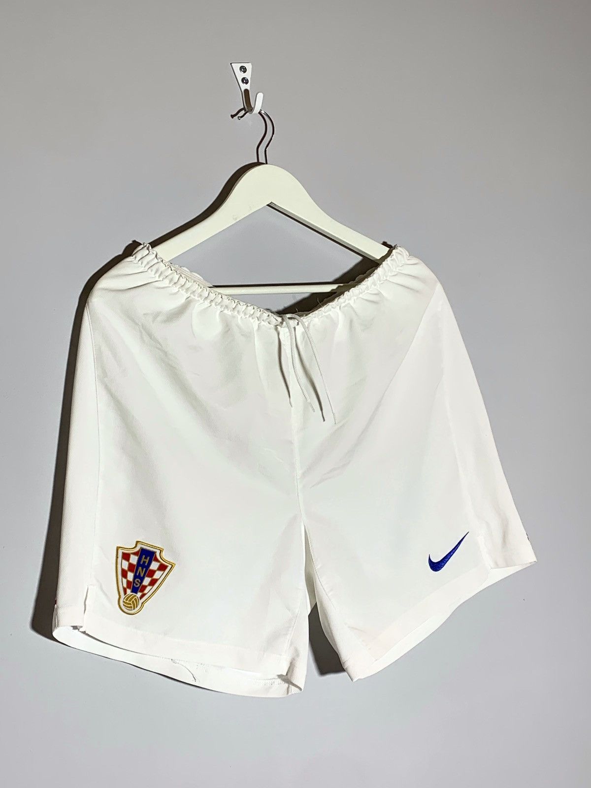 Nike Nike Croatia Y2k Streetwear Blokecore Football Shorts Size US 36 / EU 52 - 2 Thumbnail