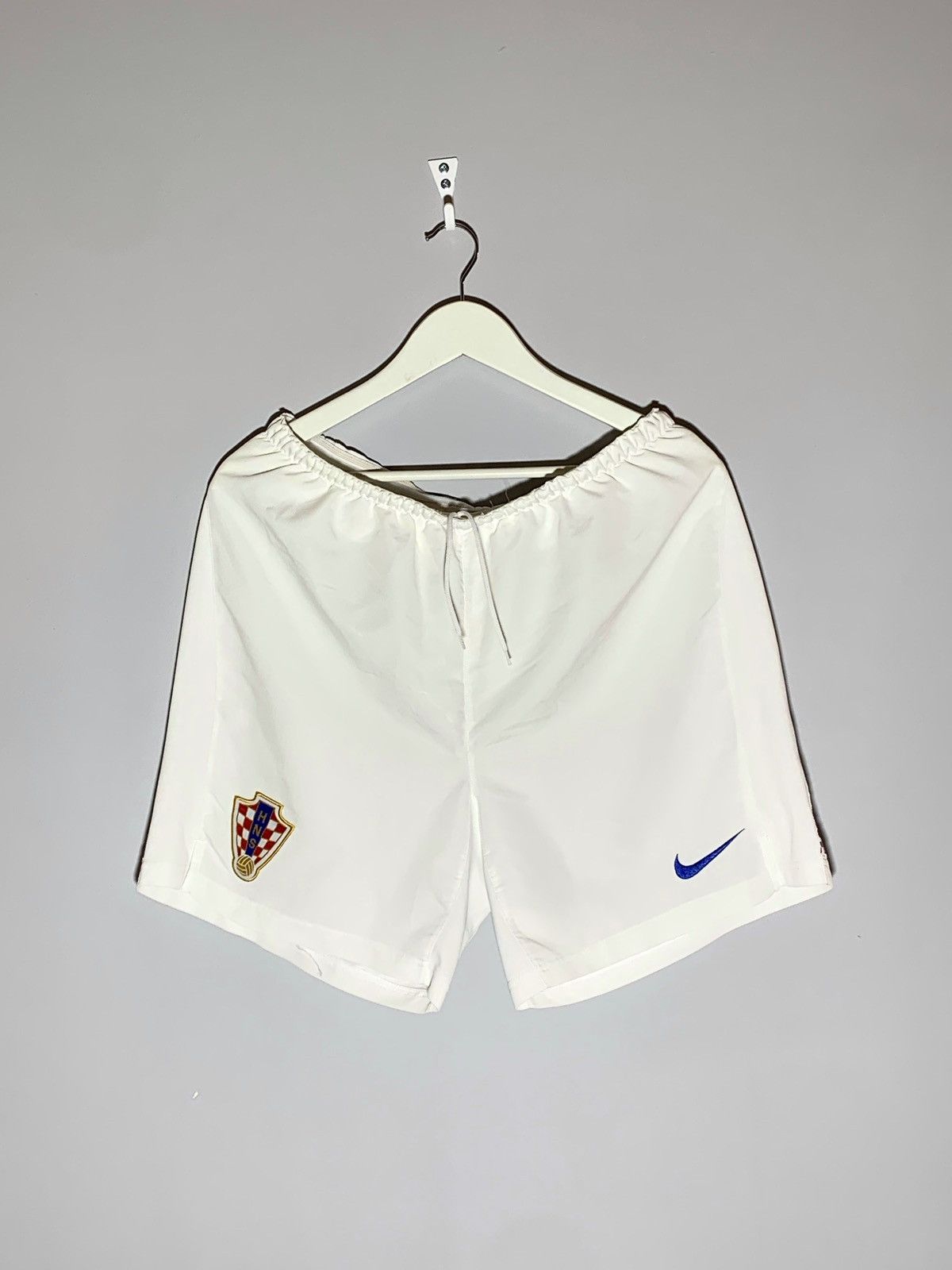 Nike Nike Croatia Y2k Streetwear Blokecore Football Shorts Size US 36 / EU 52 - 1 Thumbnail