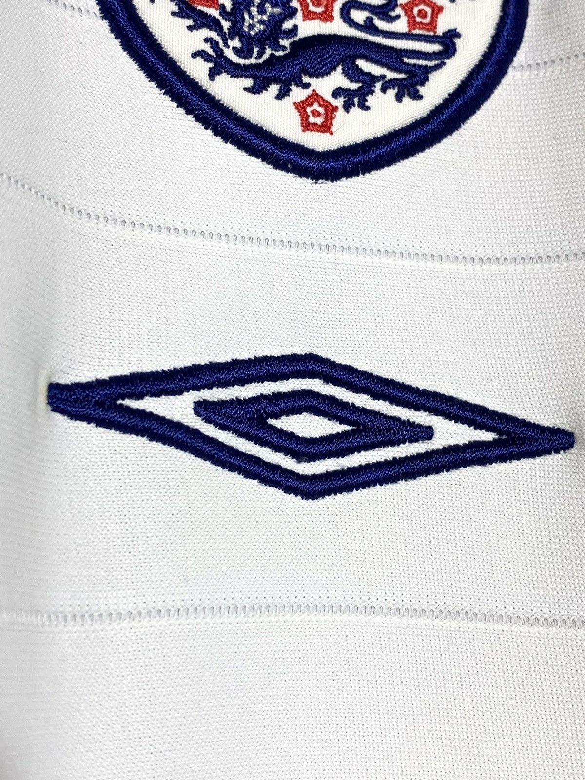 Umbro England National Team 2004 Home Umbro Football Shirt Size US XL / EU 56 / 4 - 11 Thumbnail