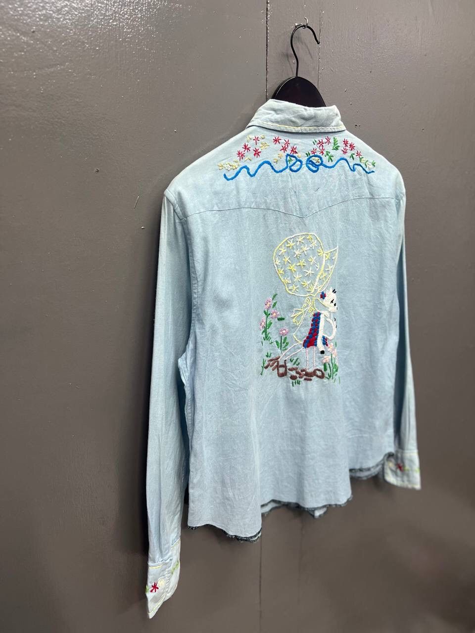 Japanese Brand VINTAGE CHAMBRAY EMBROIDERY SHIRT Size US M / EU 48-50 / 2 - 9 Thumbnail