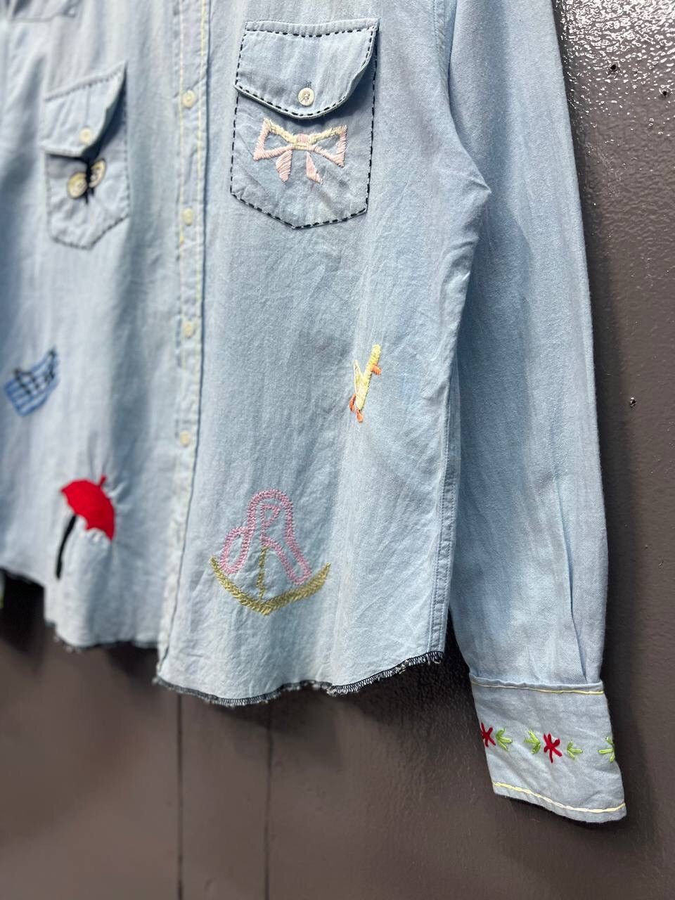 Japanese Brand VINTAGE CHAMBRAY EMBROIDERY SHIRT Size US M / EU 48-50 / 2 - 6 Thumbnail