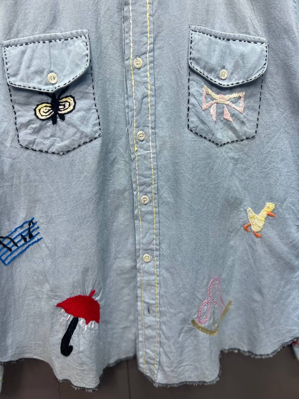 Japanese Brand VINTAGE CHAMBRAY EMBROIDERY SHIRT Size US M / EU 48-50 / 2 - 7 Thumbnail
