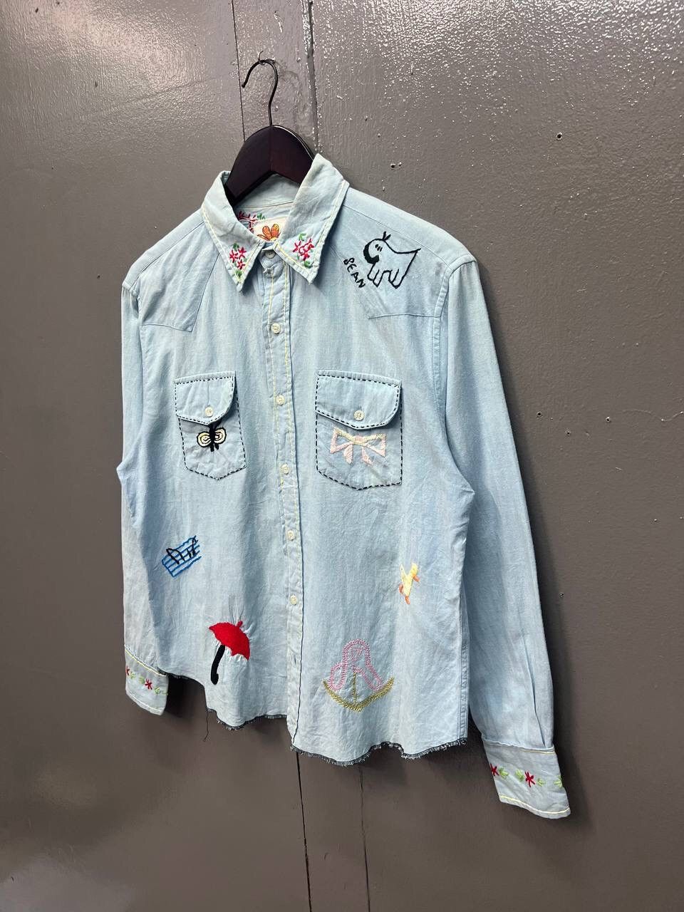 Japanese Brand VINTAGE CHAMBRAY EMBROIDERY SHIRT Size US M / EU 48-50 / 2 - 3 Thumbnail