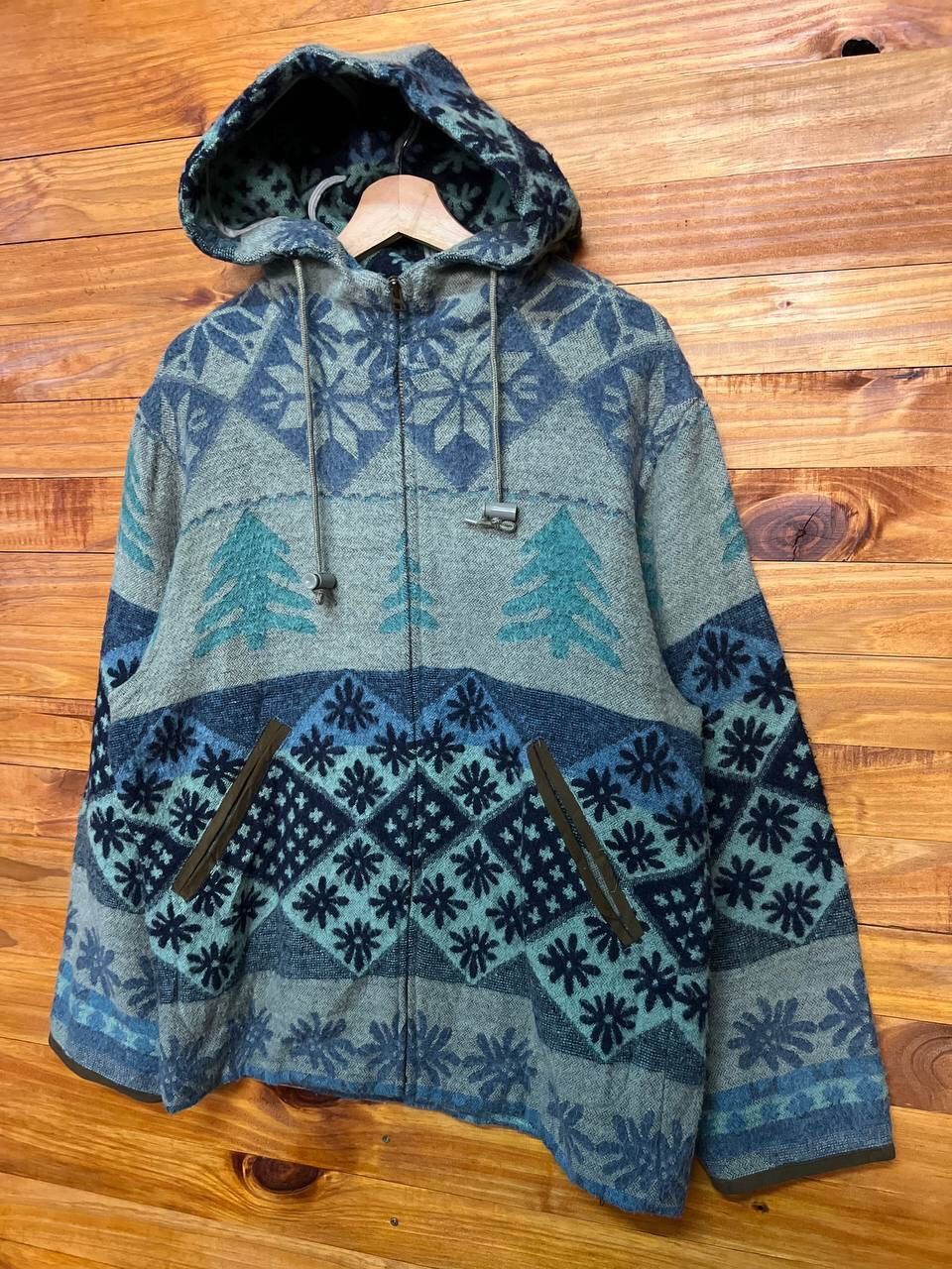 Japanese Brand CRESCENT MAX NATIVE PRINT WOOL HOODIE Size US M / EU 48-50 / 2 - 3 Thumbnail
