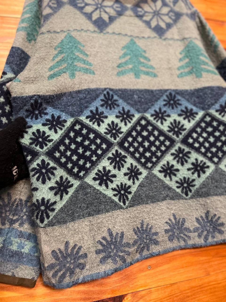 Japanese Brand CRESCENT MAX NATIVE PRINT WOOL HOODIE Size US M / EU 48-50 / 2 - 9 Thumbnail