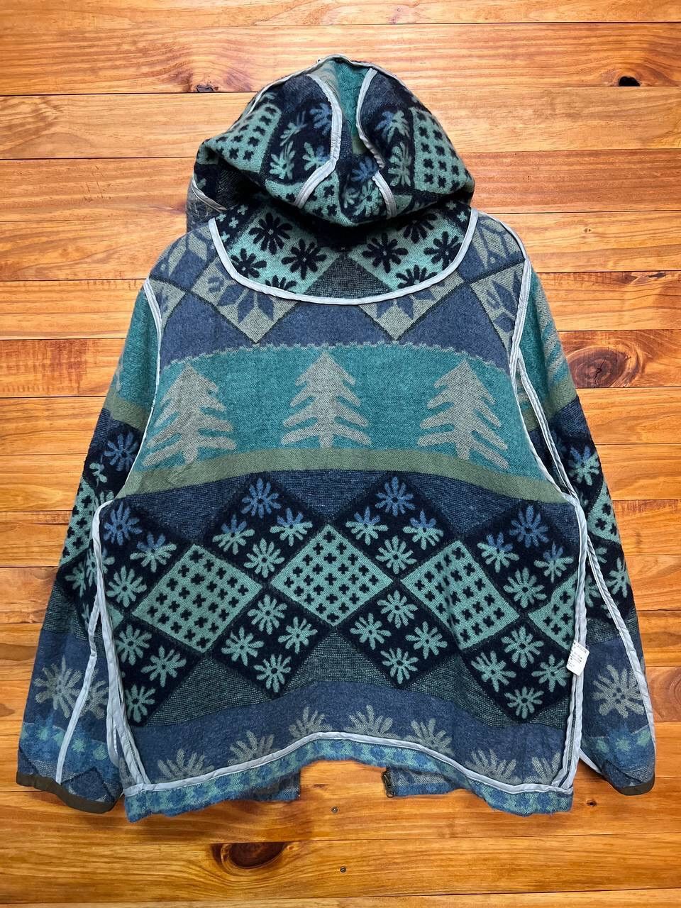 Japanese Brand CRESCENT MAX NATIVE PRINT WOOL HOODIE Size US M / EU 48-50 / 2 - 12 Thumbnail